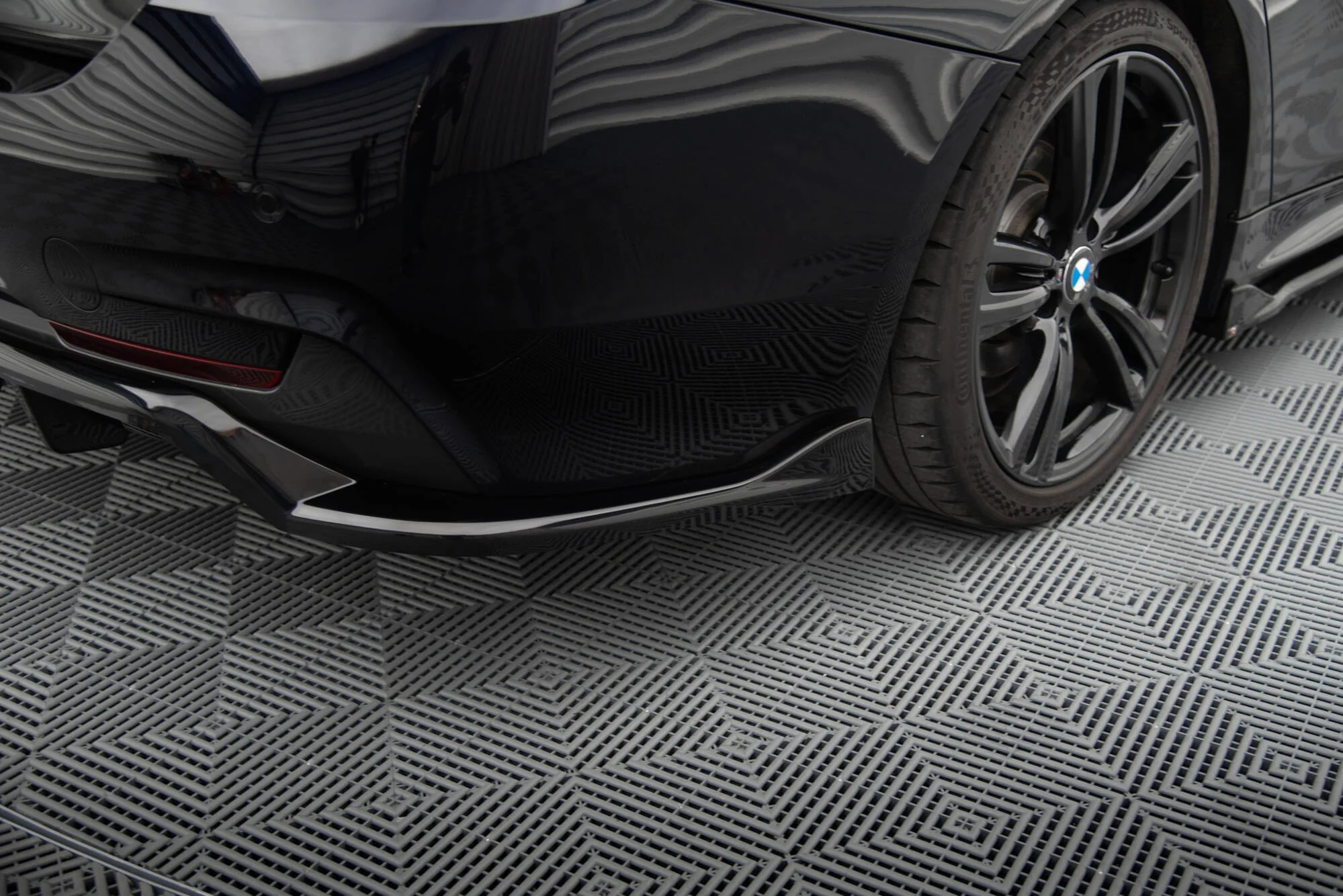 CENTRAL REAR SPLITTER (WITH VERTICAL BARS) BMW 4 COUPE / GRAN COUPE / CABRIO M-PACK F32 / F36 / F33 - Image 5