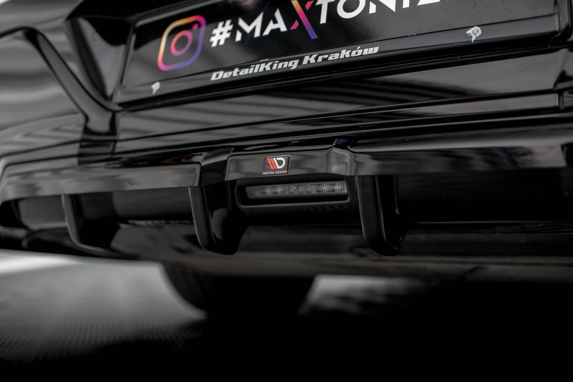 CENTRAL REAR SPLITTER (WITH VERTICAL BARS) BMW 7 M-PACK G70 - Image 12