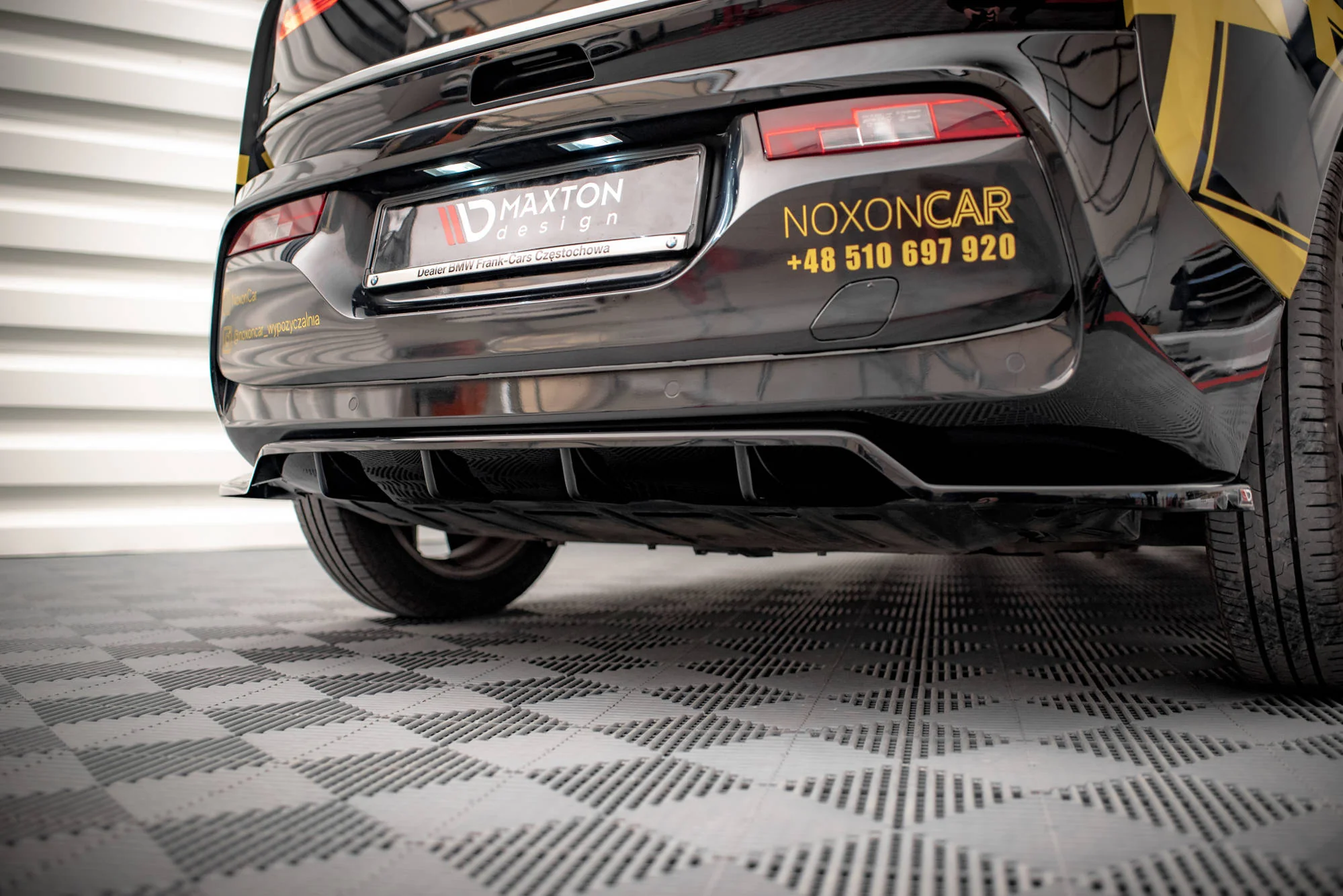 CENTRAL REAR SPLITTER (WITH VERTICAL BARS) BMW I3 MK1 FACELIFT - Image 2