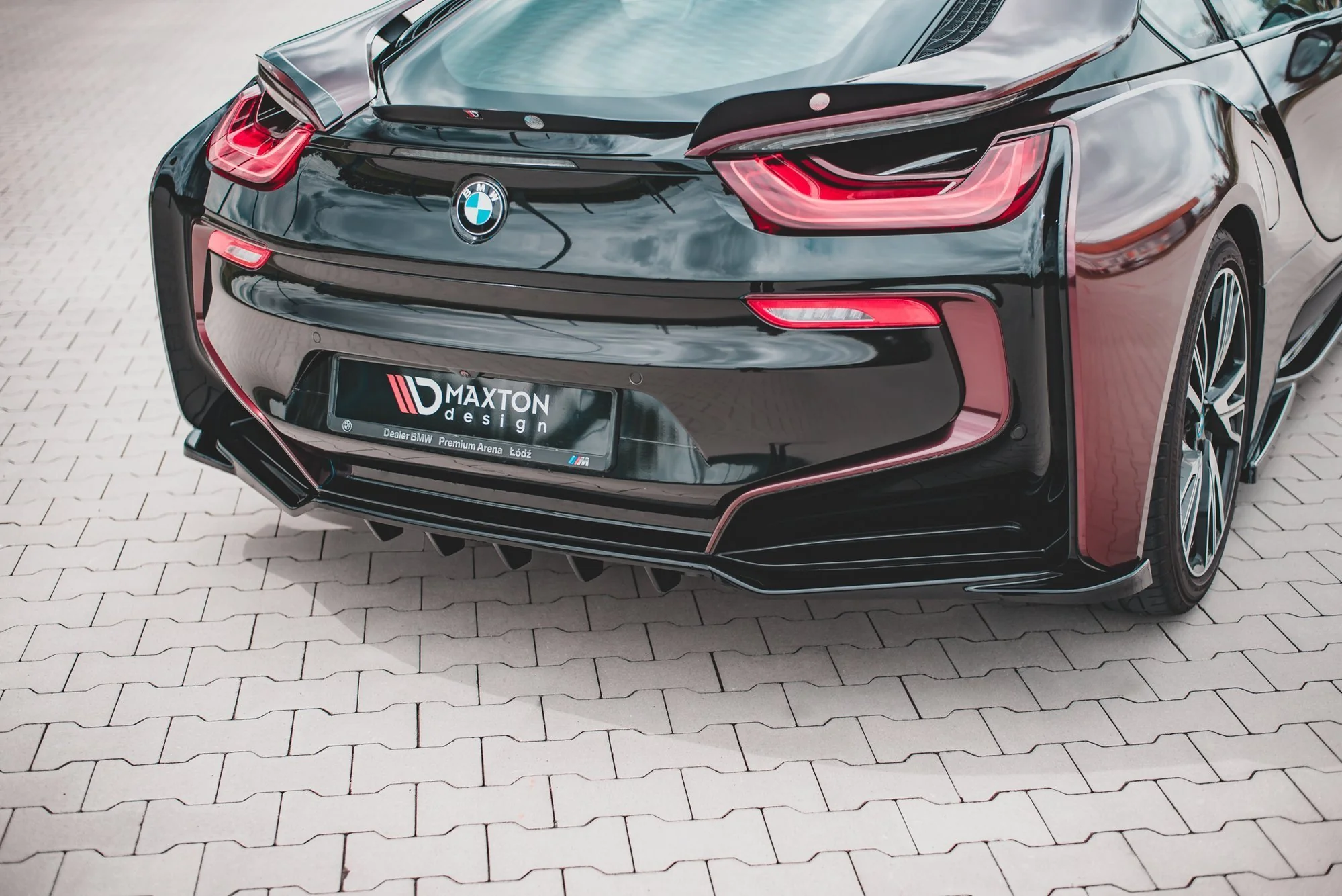 CENTRAL REAR SPLITTER (WITH VERTICAL BARS) BMW I8 - Image 2