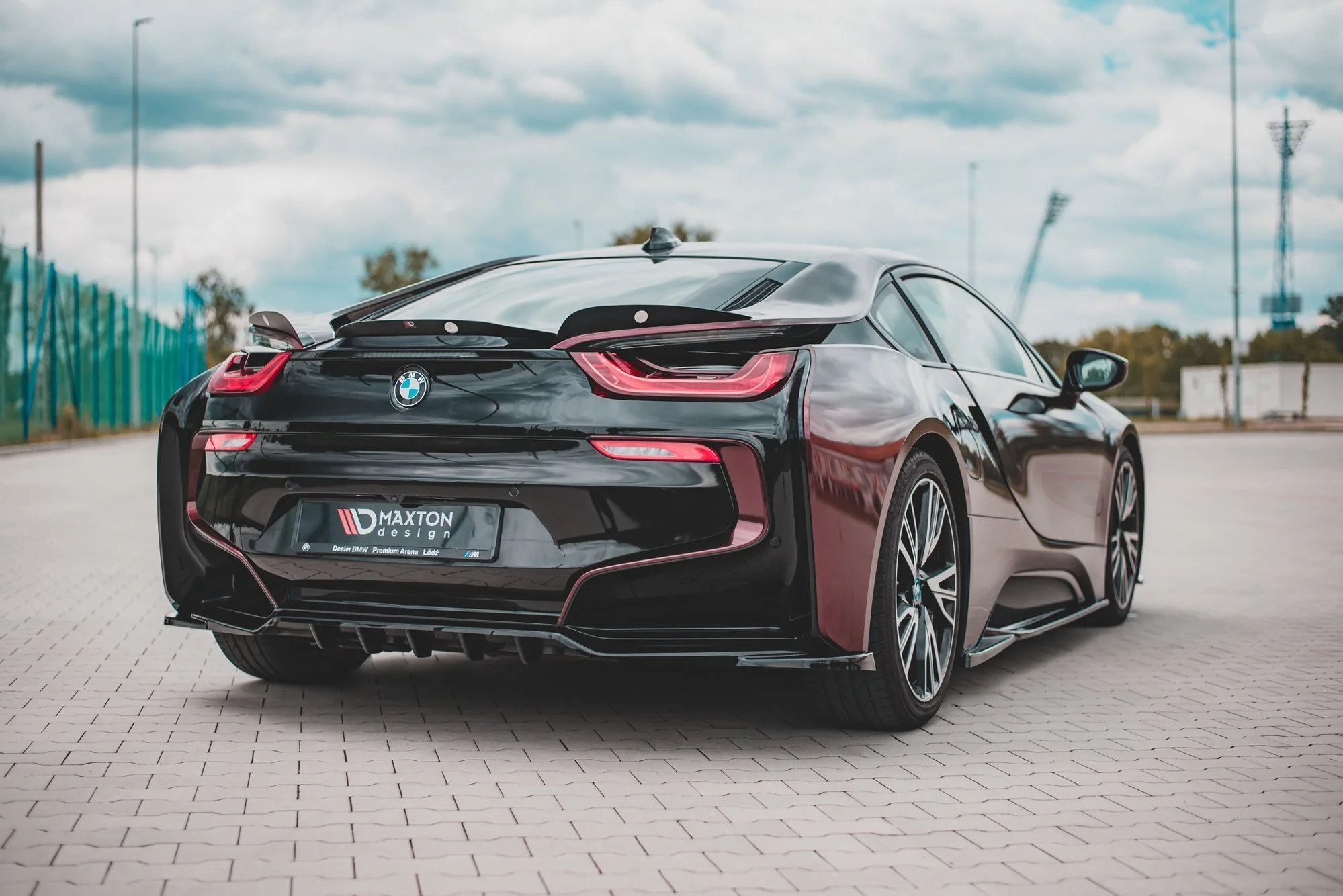 CENTRAL REAR SPLITTER (WITH VERTICAL BARS) BMW I8 - Image 5