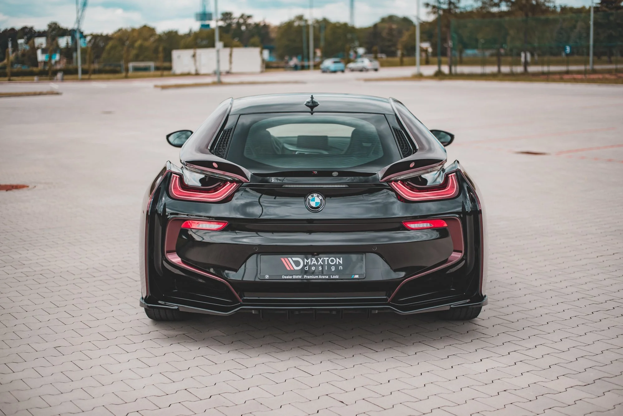 CENTRAL REAR SPLITTER (WITH VERTICAL BARS) BMW I8 - Image 6