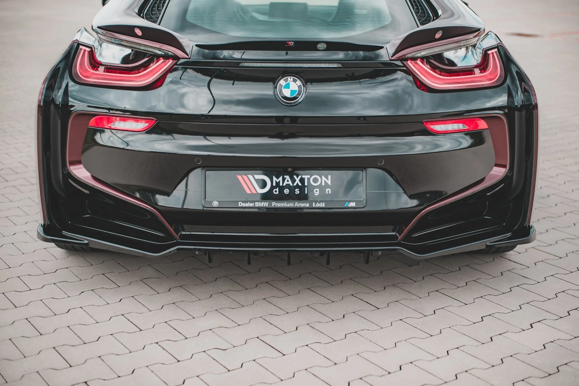 CENTRAL REAR SPLITTER (WITH VERTICAL BARS) BMW I8 - Image 7