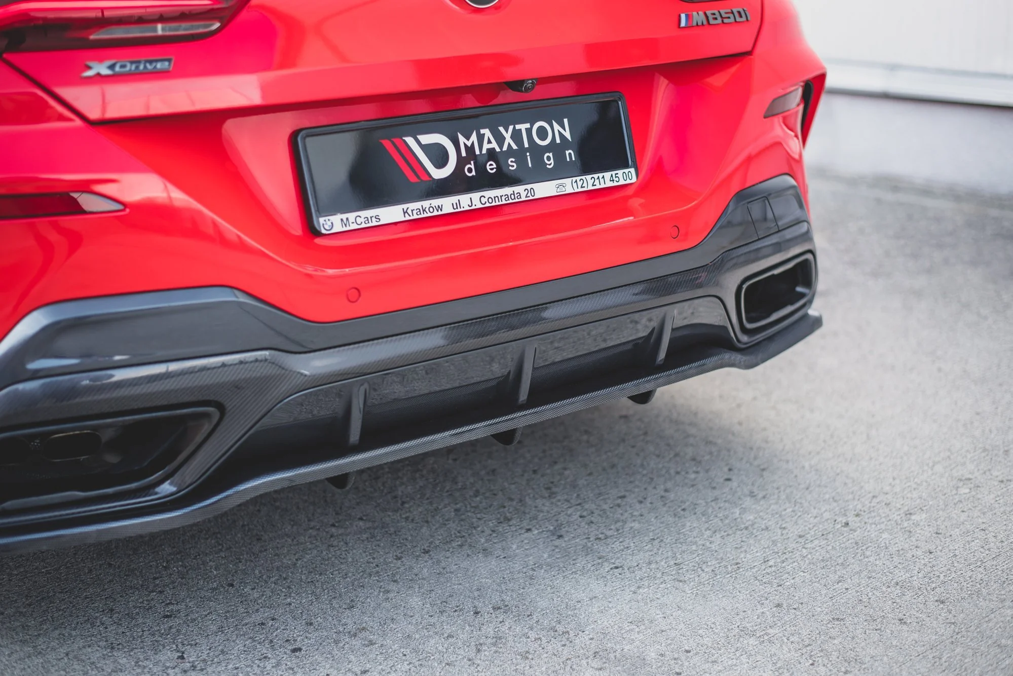 CENTRAL REAR SPLITTER (WITH VERTICAL BARS) BMW M850I G15 - Image 5