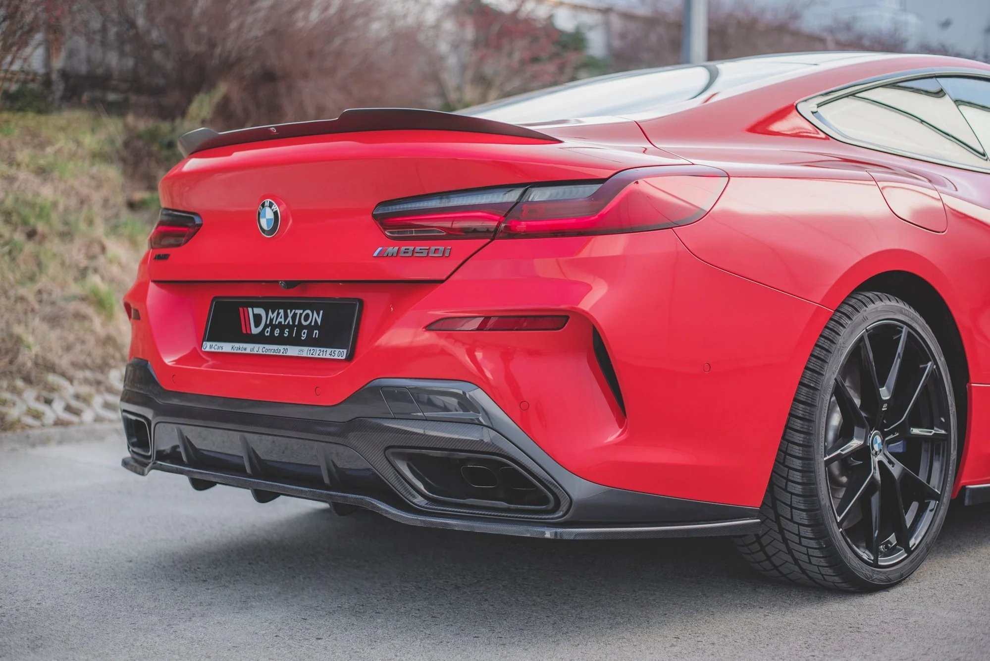 CENTRAL REAR SPLITTER (WITH VERTICAL BARS) BMW M850I G15 - Image 6