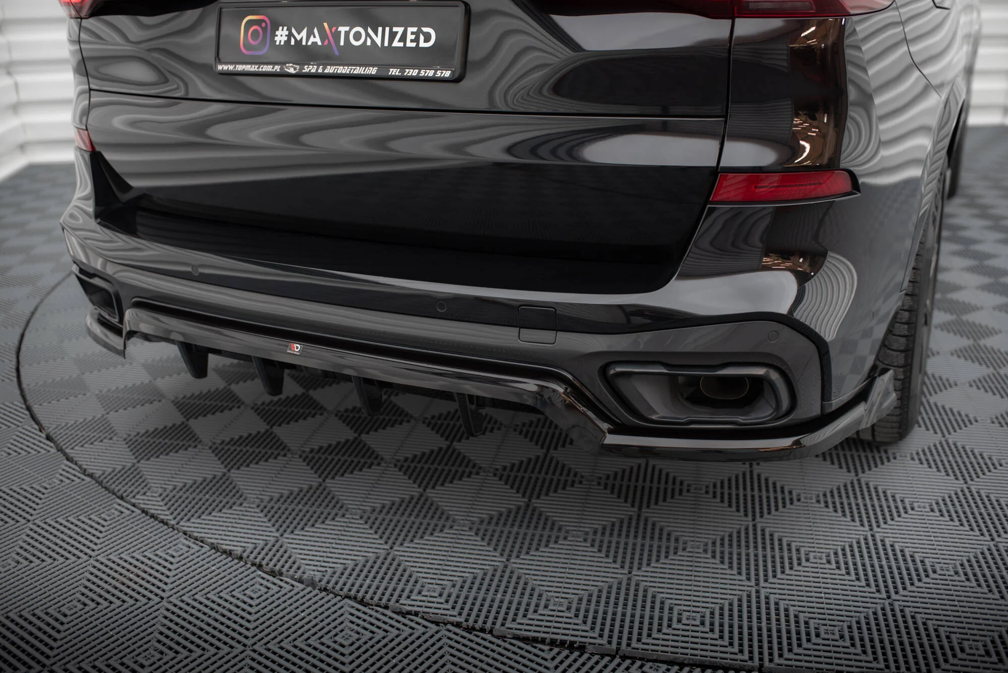 CENTRAL REAR SPLITTER (WITH VERTICAL BARS) BMW X5 M-PACK G05
