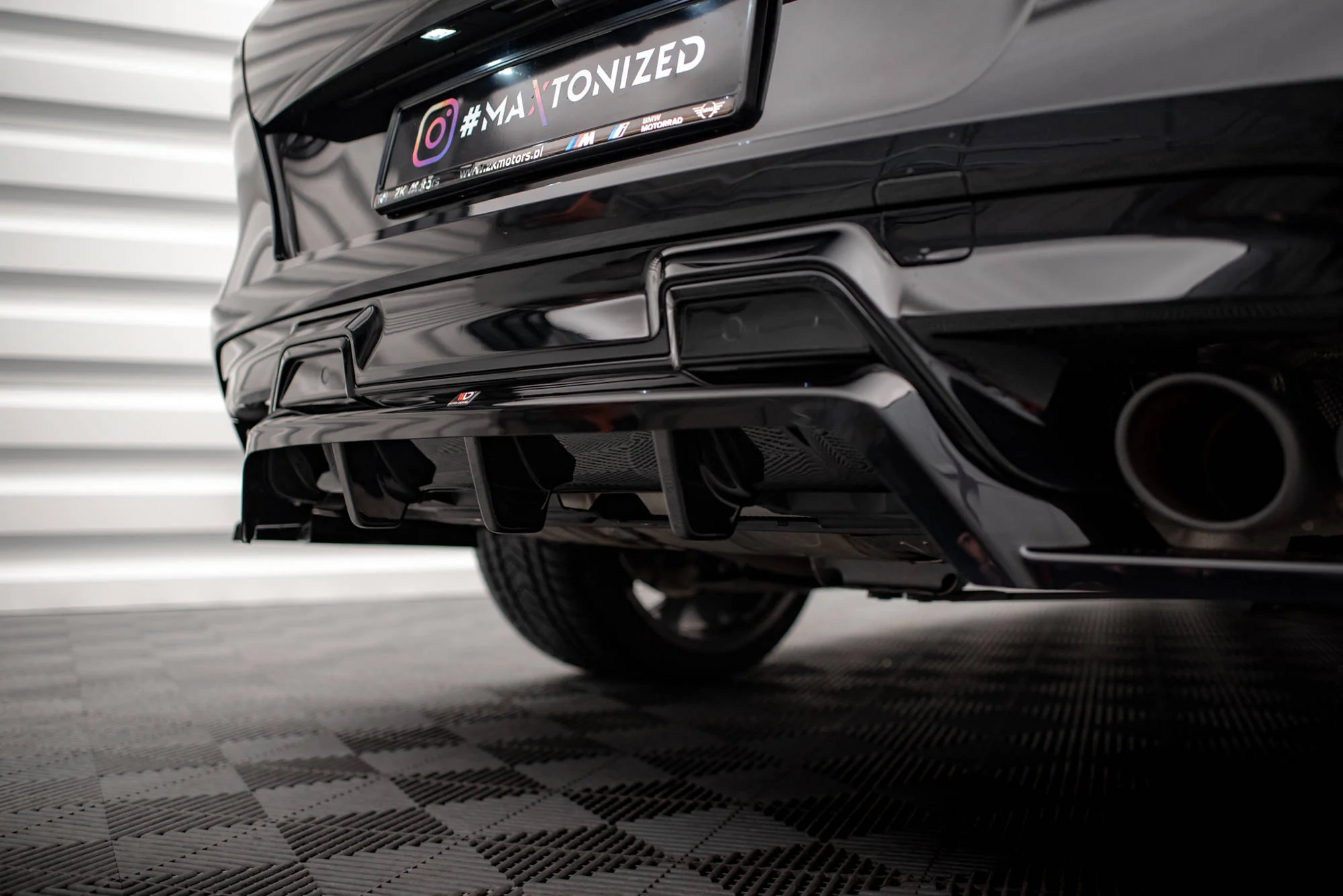 CENTRAL REAR SPLITTER (WITH VERTICAL BARS) BMW X6 M F96 / F96 Facelift - Image 3