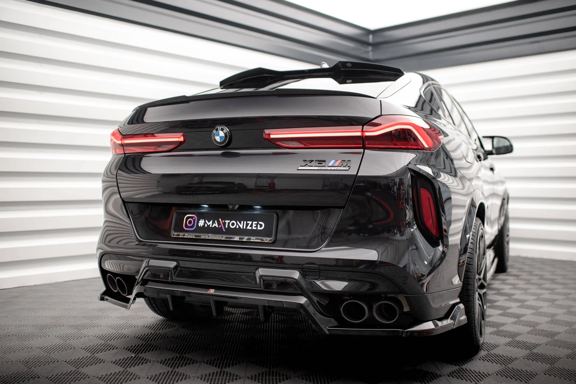 CENTRAL REAR SPLITTER (WITH VERTICAL BARS) BMW X6 M F96 / F96 Facelift - Image 5
