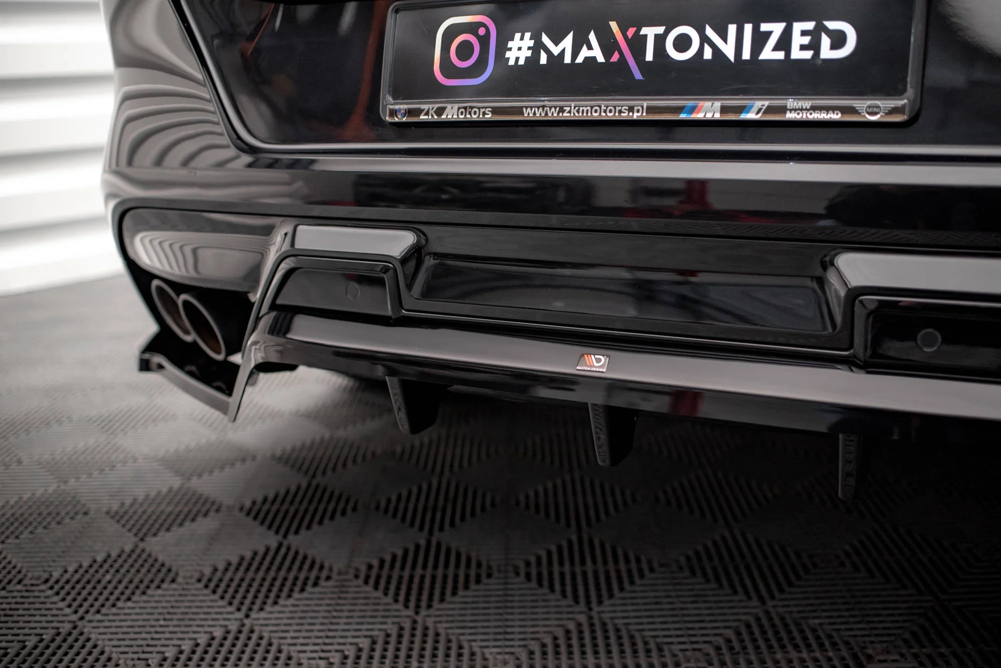 CENTRAL REAR SPLITTER (WITH VERTICAL BARS) BMW X6 M F96 / F96 Facelift - Image 6