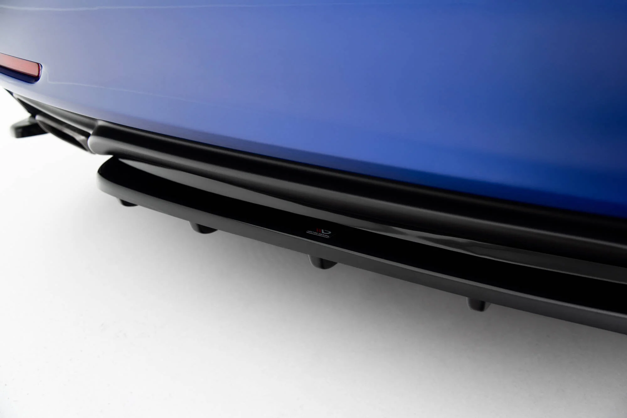 CENTRAL REAR SPLITTER (WITH VERTICAL BARS) LEXUS RC - Image 5
