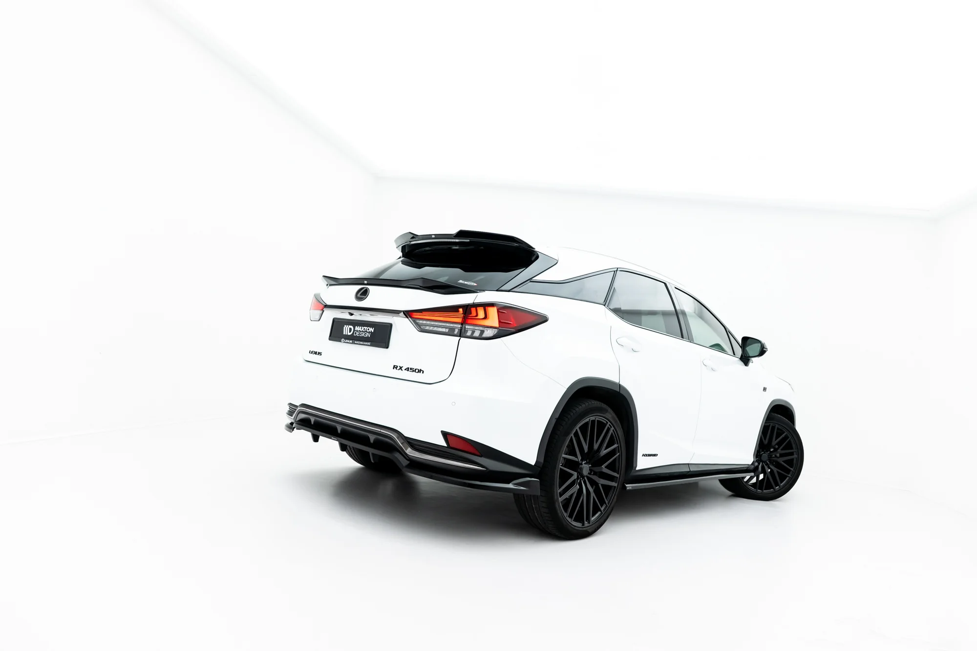 CENTRAL REAR SPLITTER (WITH VERTICAL BARS) LEXUS RX MK4 FACELIFT - Image 2