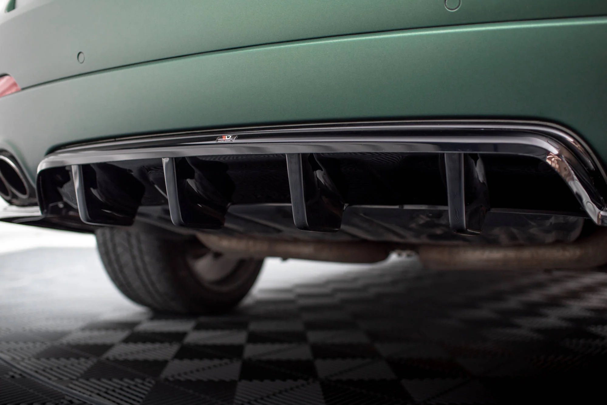 CENTRAL REAR SPLITTER (WITH VERTICAL BARS) MASERATI LEVANTE MK1 - Image 5