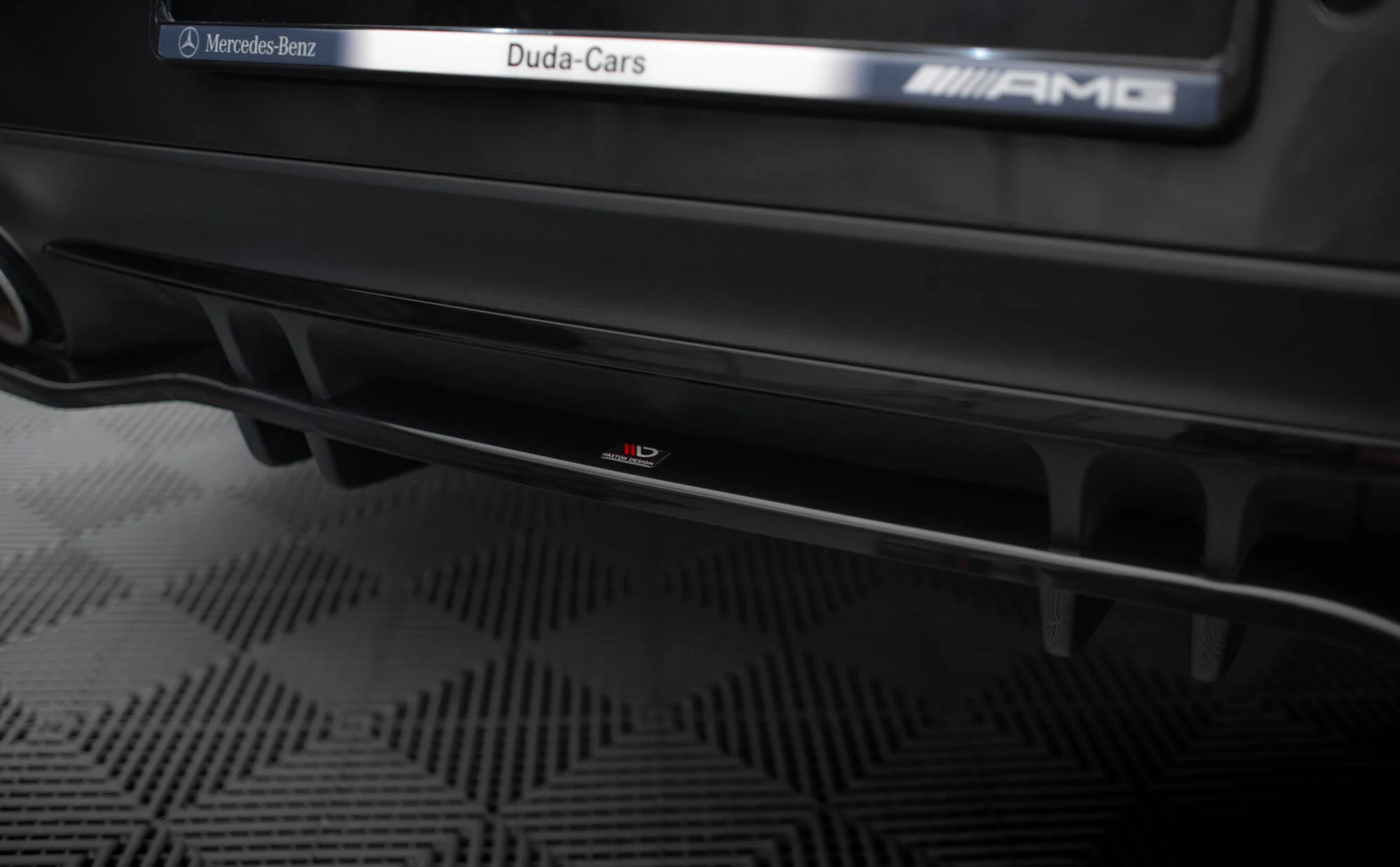 CENTRAL REAR SPLITTER (WITH VERTICAL BARS) MERCEDES-AMG 53 4 DOOR COUPE - Image 2