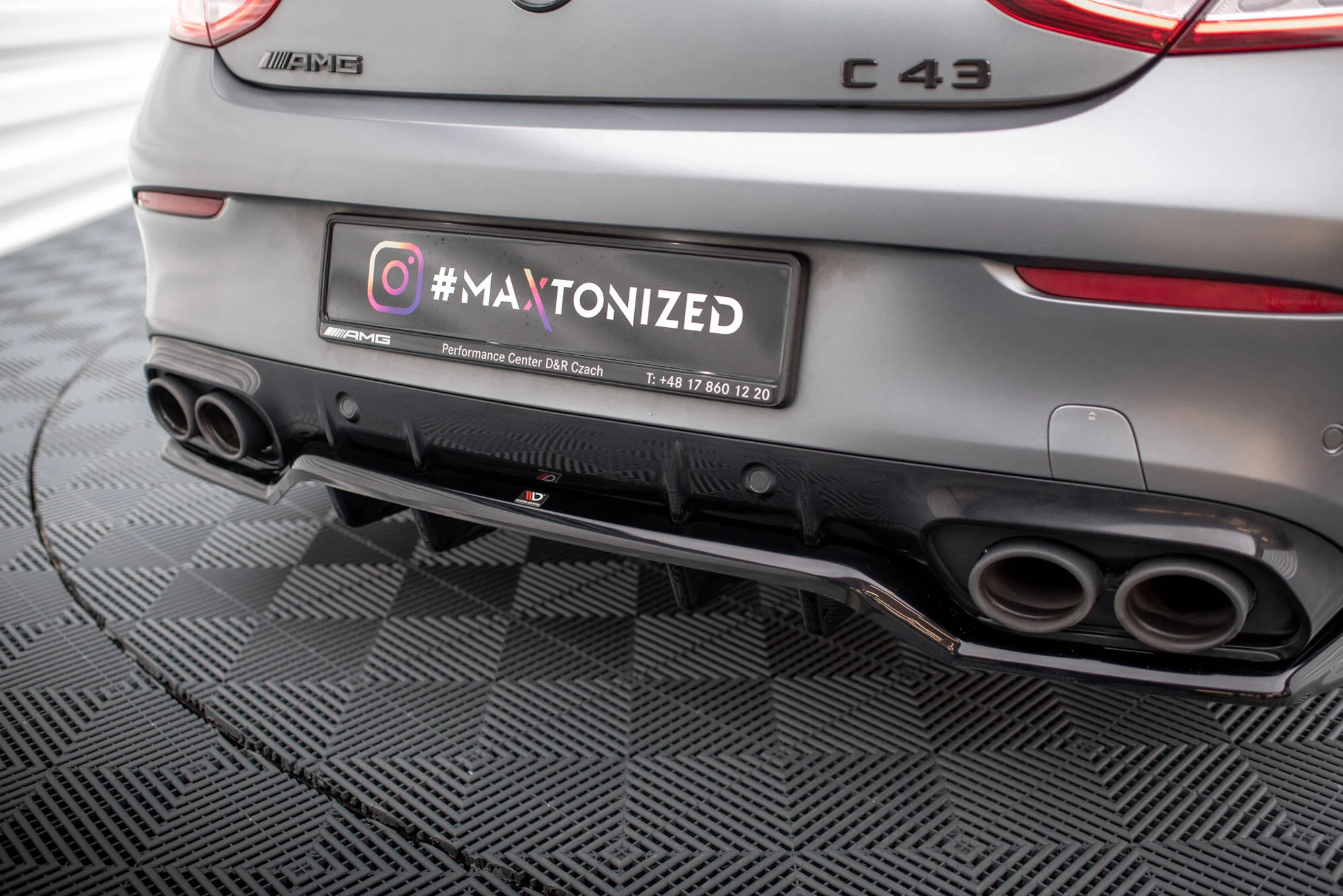 CENTRAL REAR SPLITTER (WITH VERTICAL BARS) MERCEDES-AMG C43 COUPE C205 FACELIFT - Image 3
