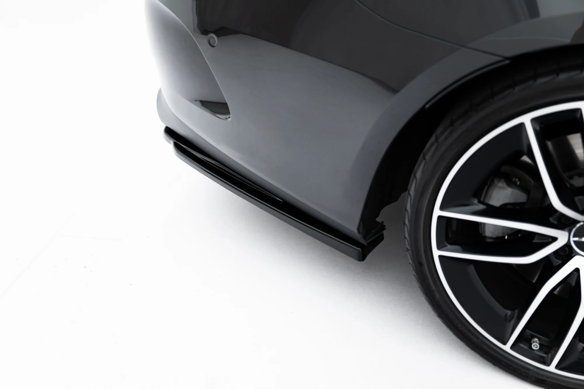 CENTRAL REAR SPLITTER (WITH VERTICAL BARS) MERCEDES-AMG CLS 53 C257 - Image 2