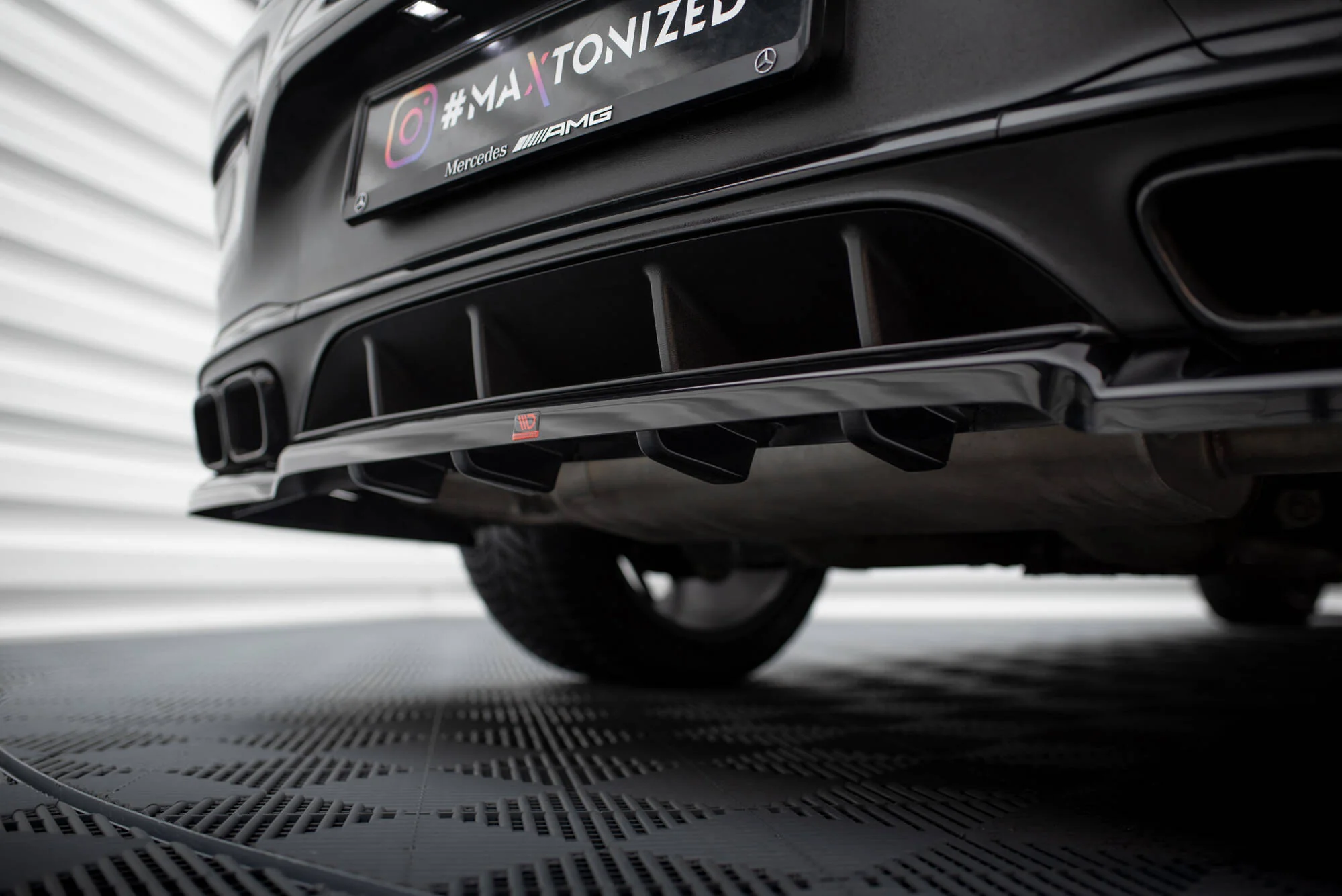 CENTRAL REAR SPLITTER (WITH VERTICAL BARS) MERCEDES-AMG GLC 63 COUPE C253 FACELIFT - Image 4