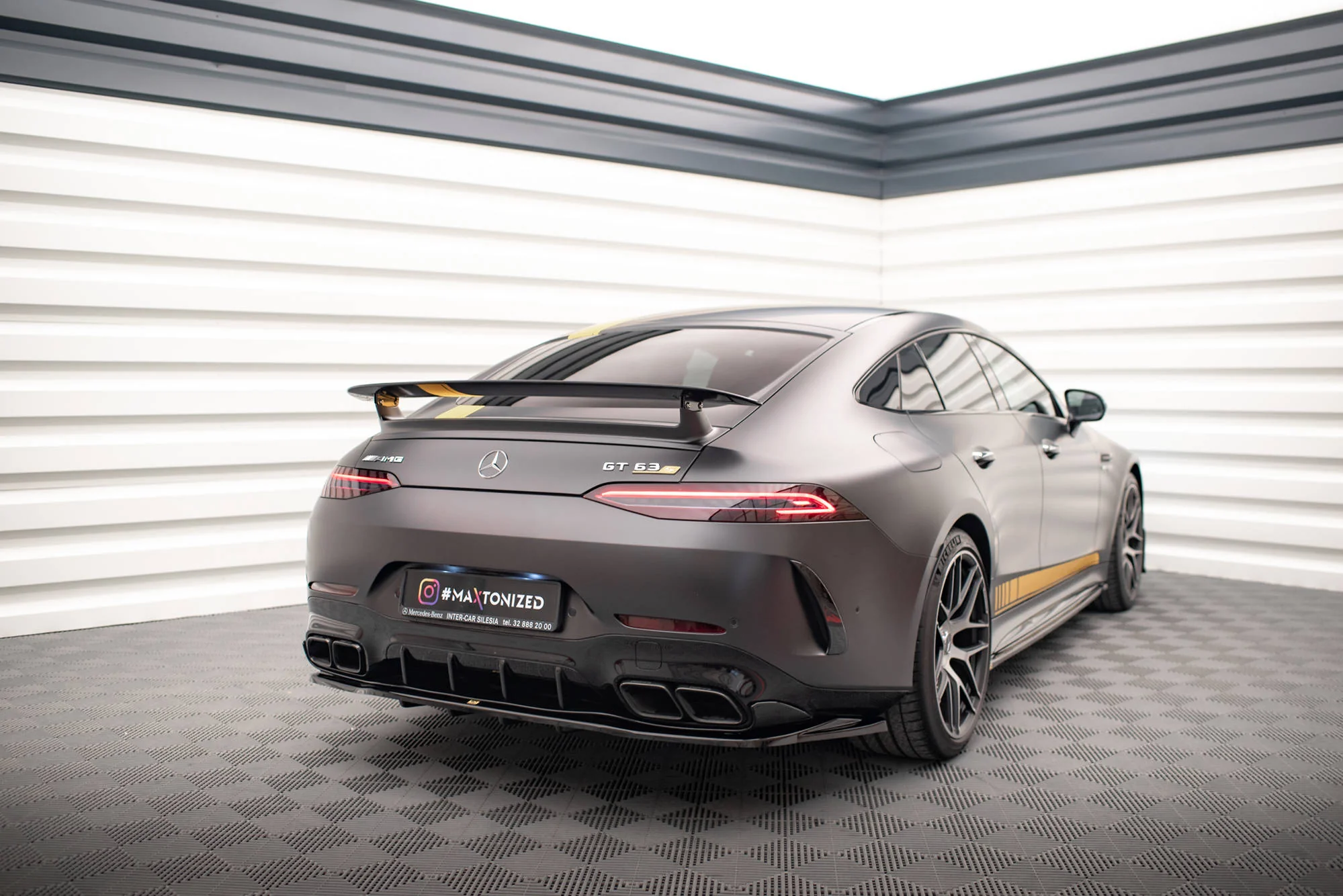 CENTRAL REAR SPLITTER (WITH VERTICAL BARS) MERCEDES-AMG GT 63S 4-DOOR COUPE AERO - Image 2