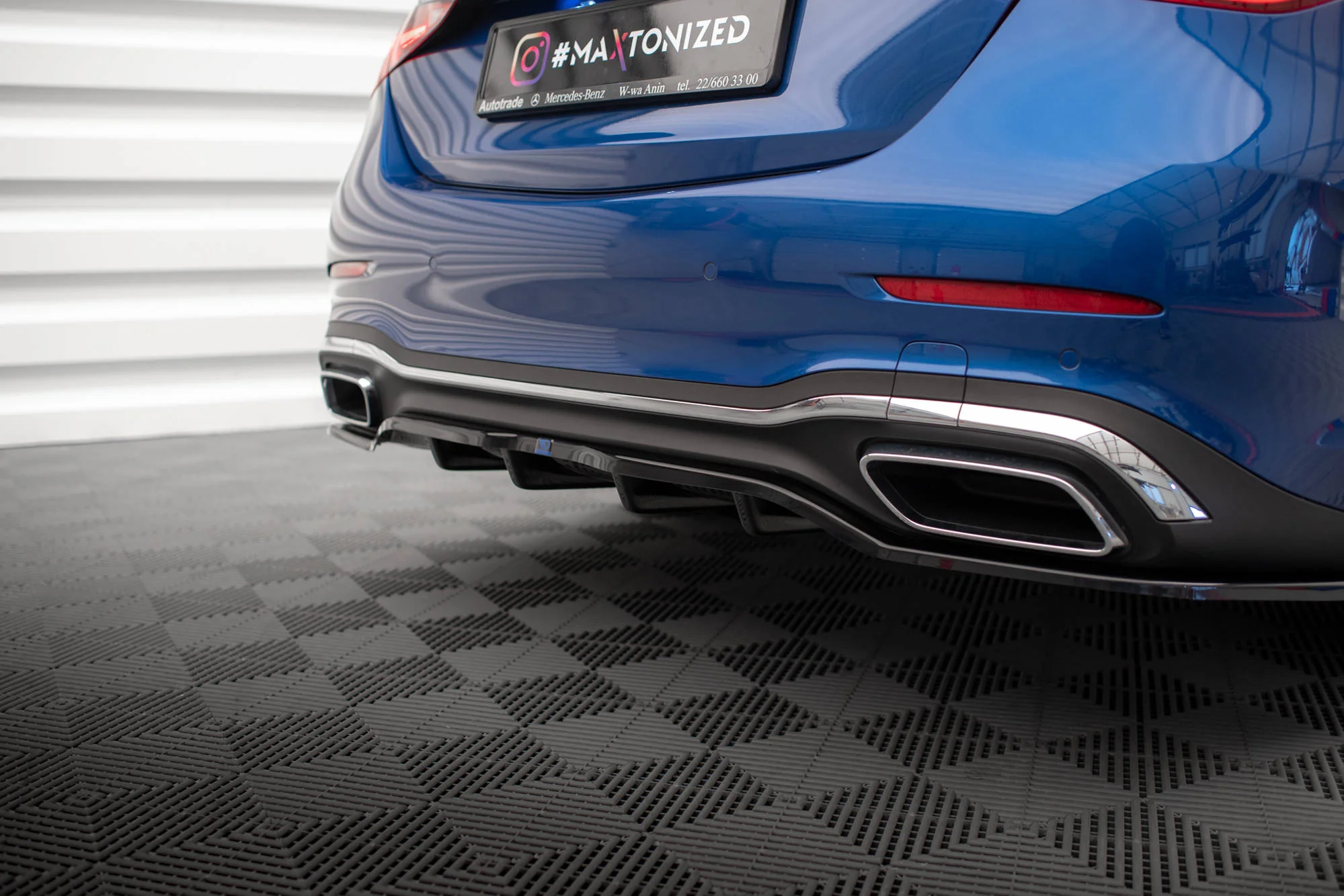 CENTRAL REAR SPLITTER (WITH VERTICAL BARS) MERCEDES-BENZ C AMG-LINE W206 - Image 4