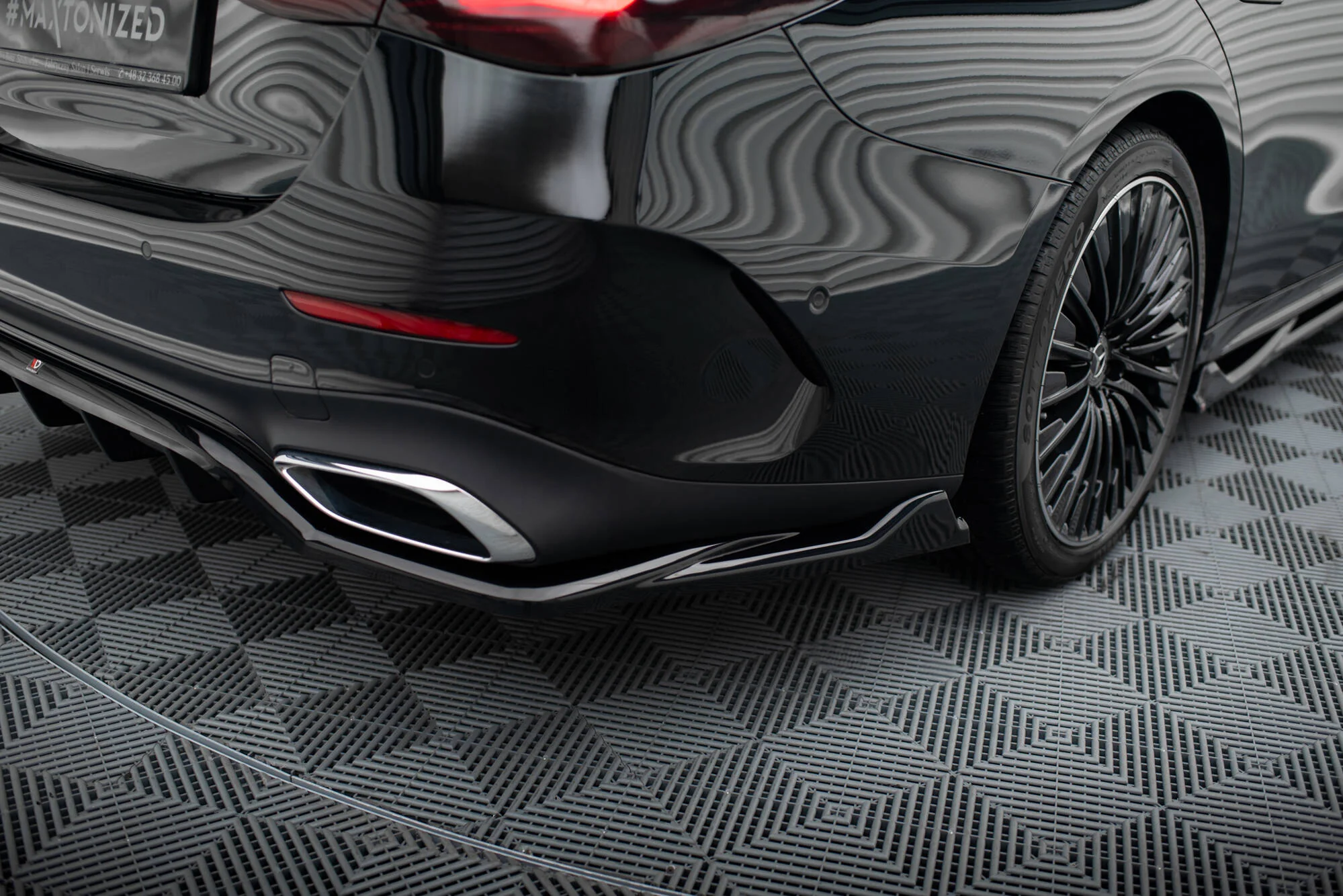 CENTRAL REAR SPLITTER (WITH VERTICAL BARS) MERCEDES-BENZ E AMG-LINE W214 - Image 4