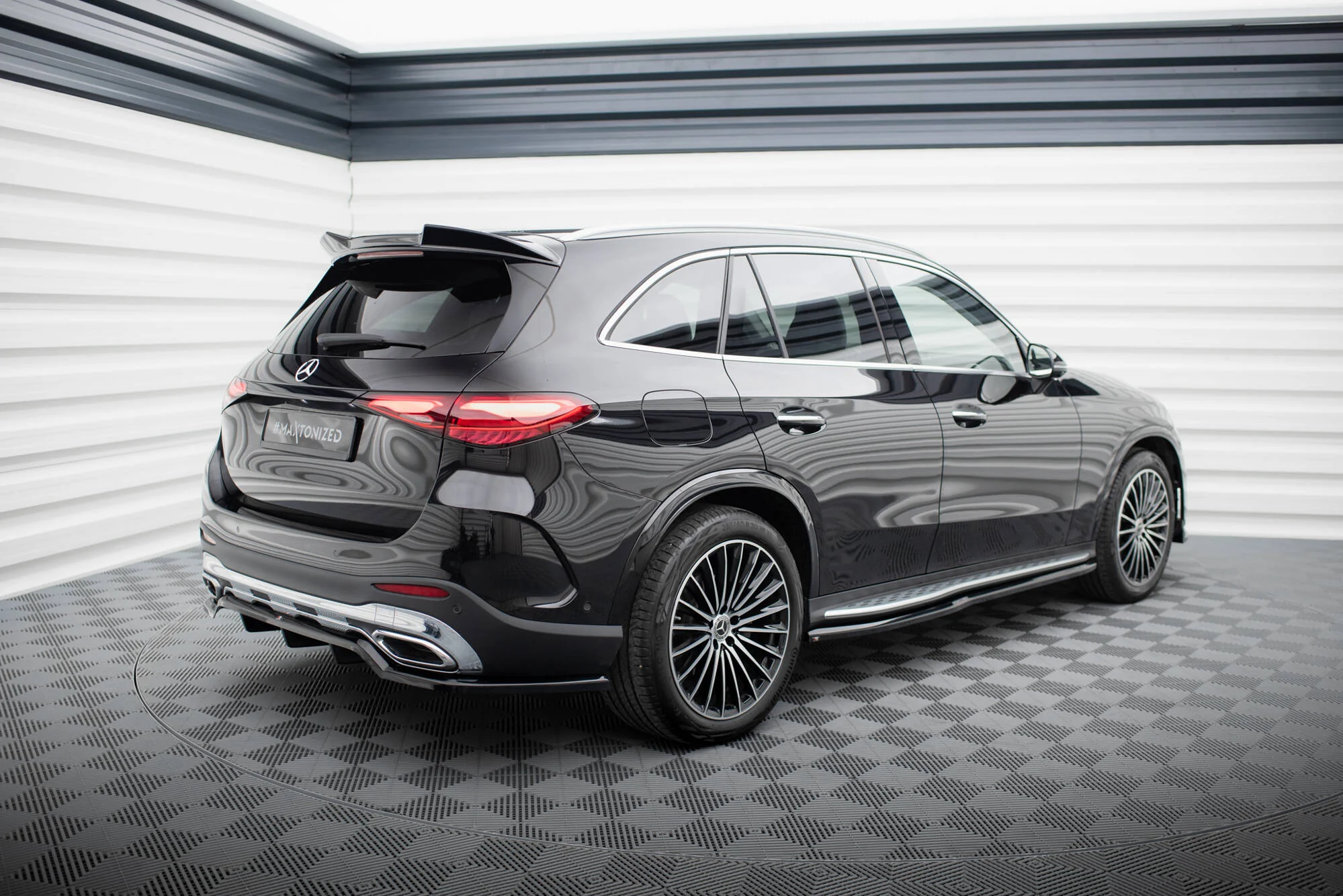 CENTRAL REAR SPLITTER (WITH VERTICAL BARS) MERCEDES-BENZ GLC AMG-LINE X254 - Image 3