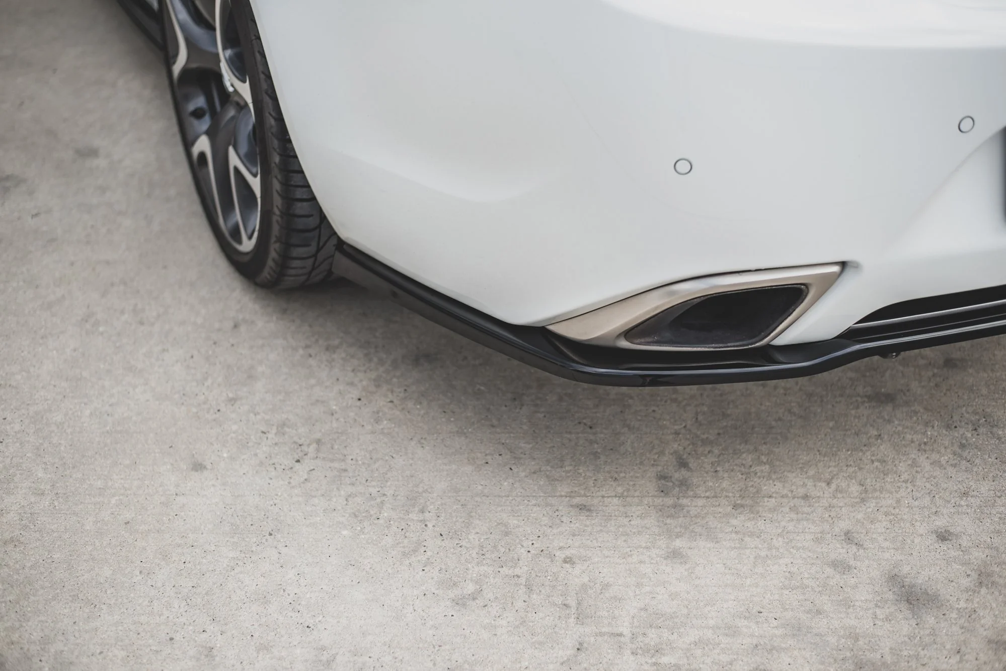CENTRAL REAR SPLITTER (WITH VERTICAL BARS) BUICK REGAL GS / OPEL INSIGNIA MK. 1 OPC FACELIFT - Image 5