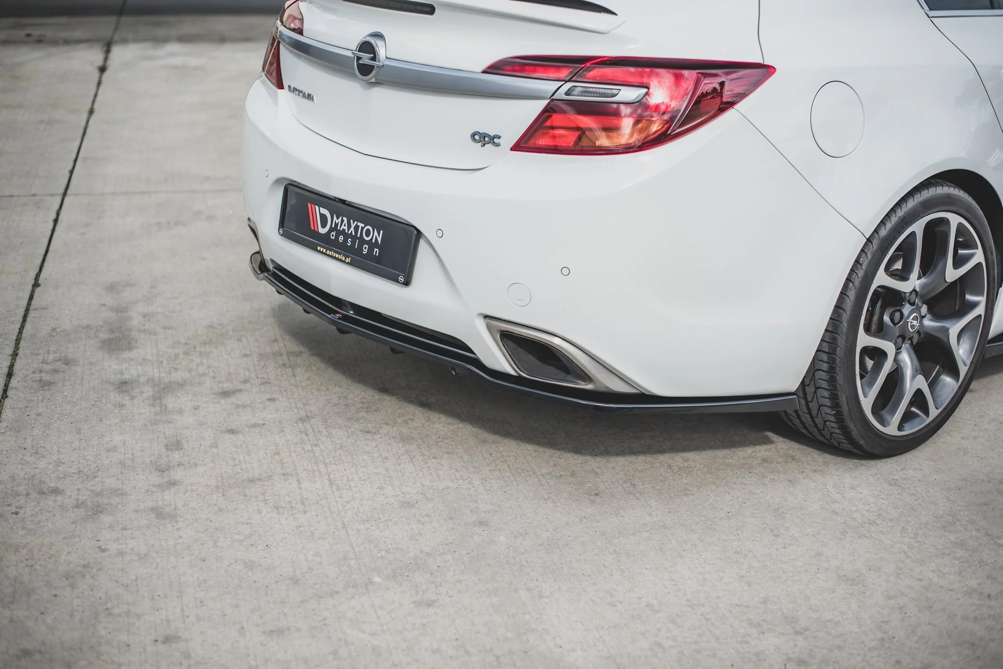 CENTRAL REAR SPLITTER (WITH VERTICAL BARS) BUICK REGAL GS / OPEL INSIGNIA MK. 1 OPC FACELIFT - Image 6