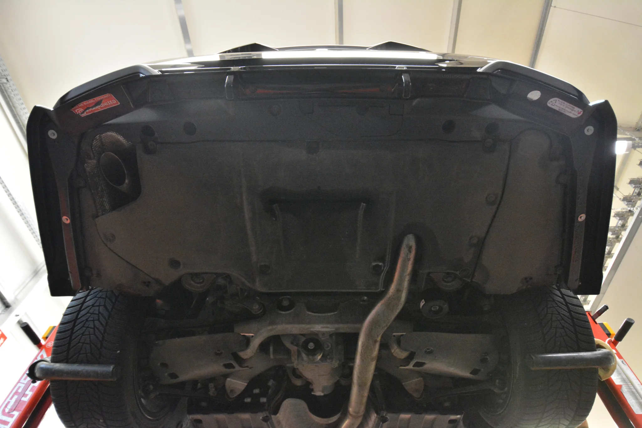 CENTRAL REAR SPLITTER (WITH VERTICAL BARS) V.1 BMW 5 M-PACK G60 - Image 7