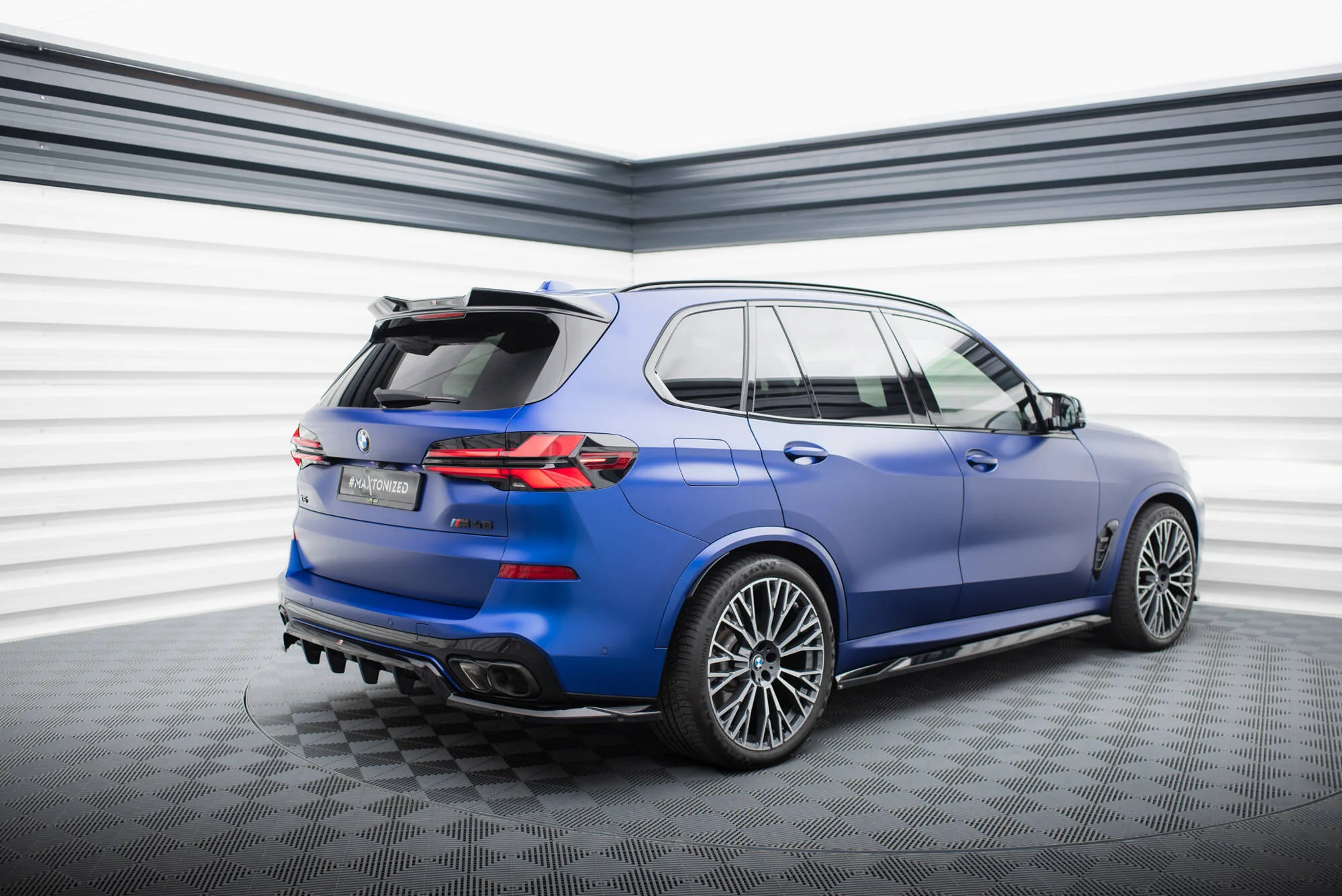 CENTRAL REAR SPLITTER (WITH VERTICAL BARS) V.1 BMW X5 M-PACK G05 FACELIFT - Image 2