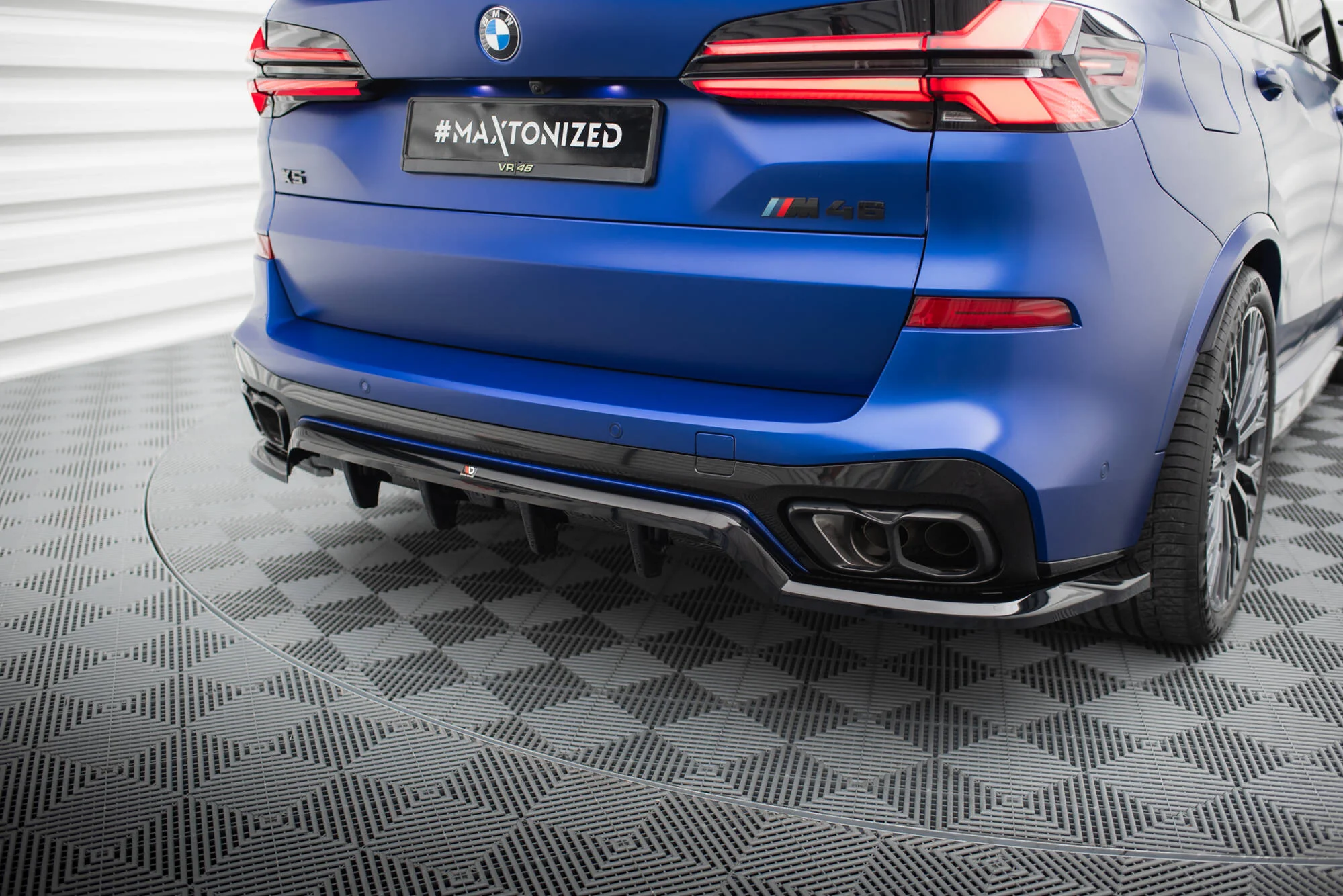 CENTRAL REAR SPLITTER (WITH VERTICAL BARS) V.1 BMW X5 M-PACK G05 FACELIFT - Image 3