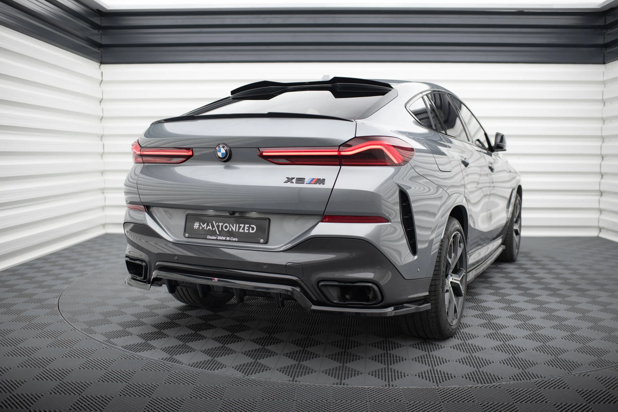 CENTRAL REAR SPLITTER (WITH VERTICAL BARS) V.1 BMW X6 M-PACK G06 FACELIFT - Image 2
