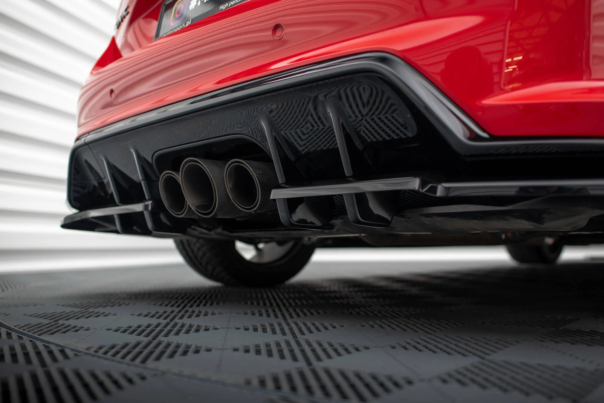 CENTRAL REAR SPLITTER (WITH VERTICAL BARS) V.1 HONDA CIVIC TYPE-R MK 11 - Image 4