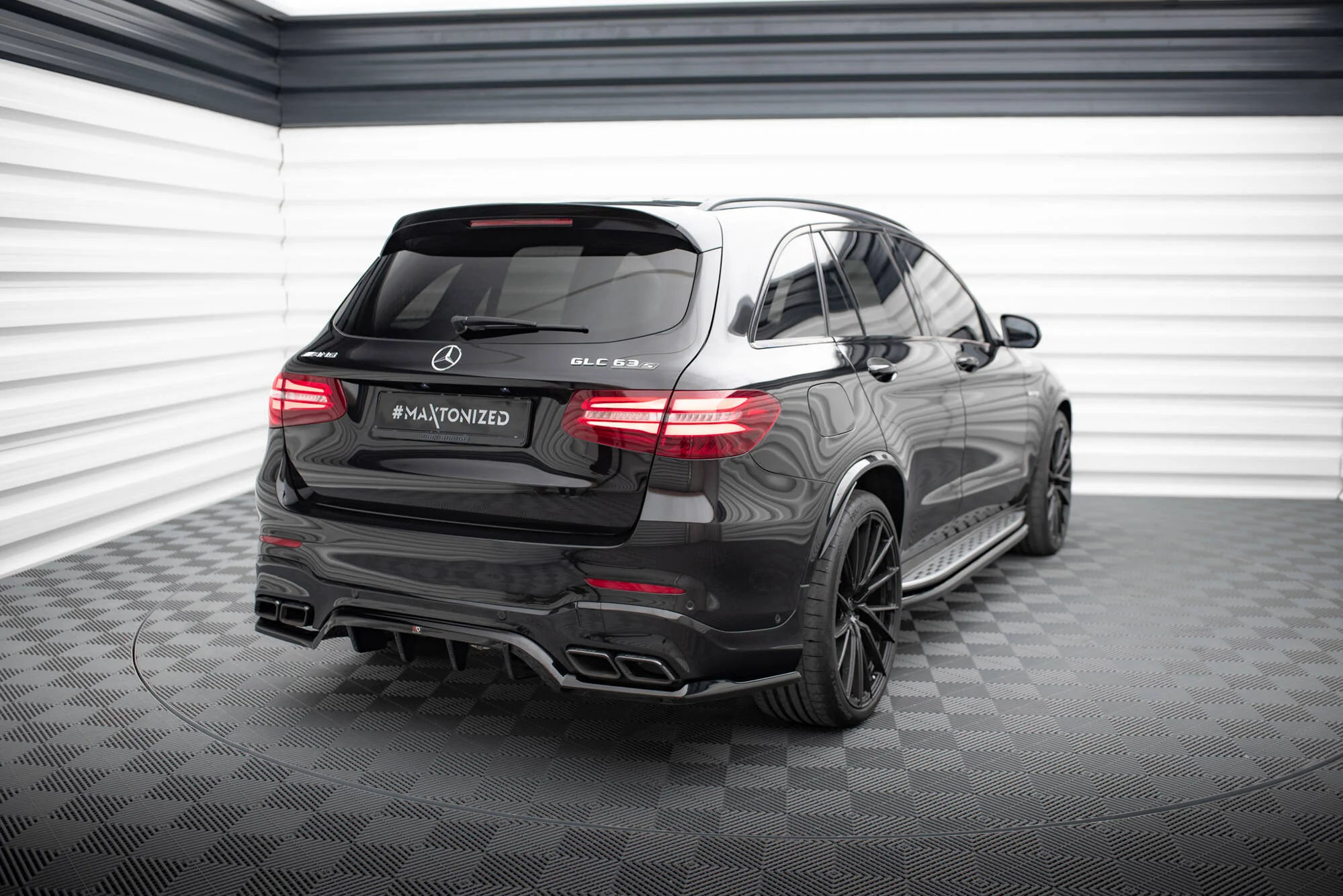 CENTRAL REAR SPLITTER (WITH VERTICAL BARS) V.1 MERCEDES-AMG GLC 63 SUV X253 - Image 2