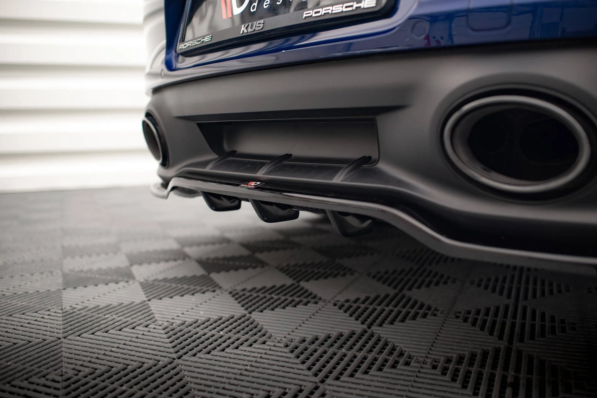CENTRAL REAR SPLITTER (WITH VERTICAL BARS) V.1 PORSCHE 911 CARRERA AERO 992 / CARRERA GTS 992 - Image 4