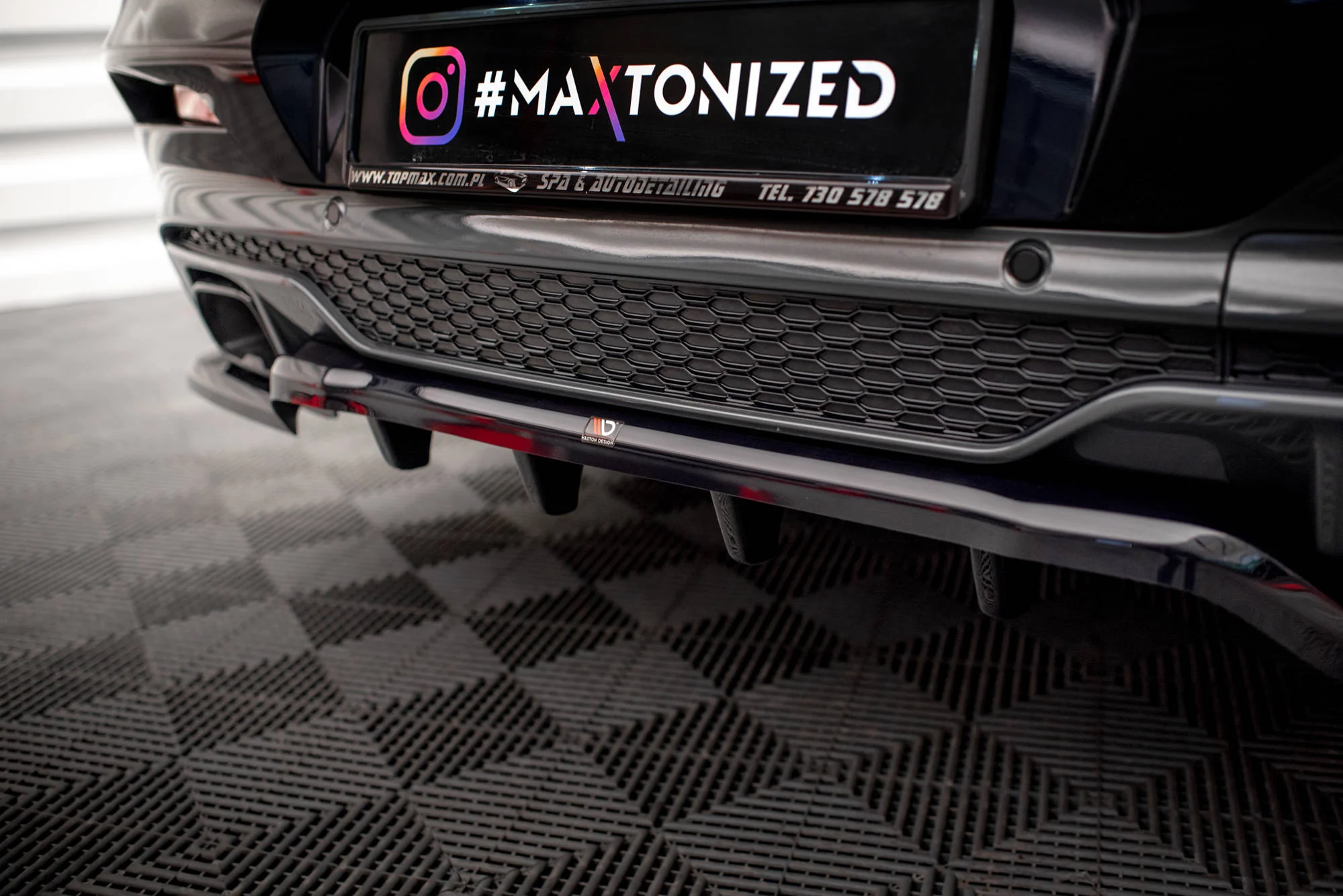 CENTRAL REAR SPLITTER (WITH VERTICAL BARS) V.2 BMW X4 M-PACK G02 - Image 2