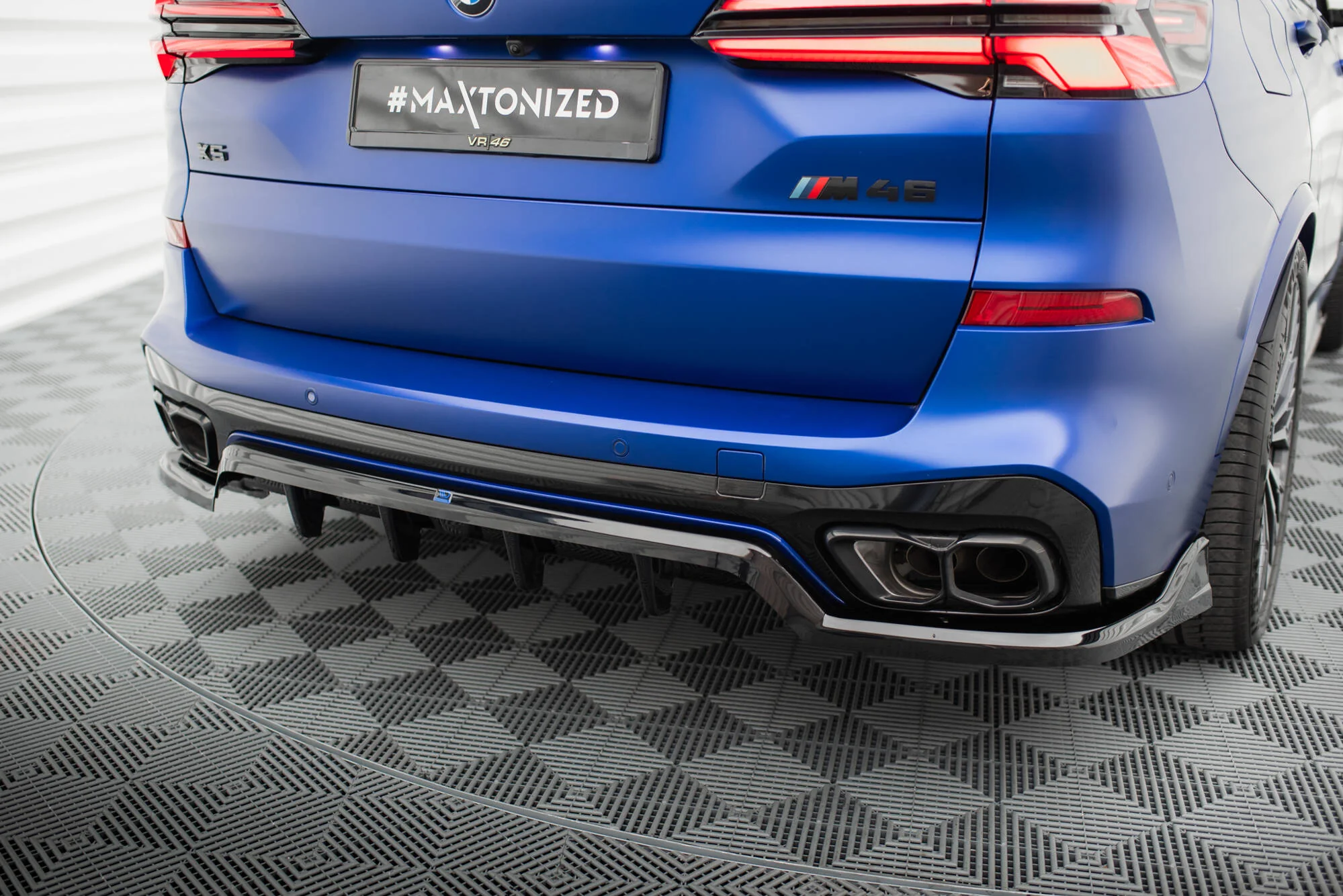 CENTRAL REAR SPLITTER (WITH VERTICAL BARS) V.2 BMW X5 M-PACK G05 FACELIFT - Image 3