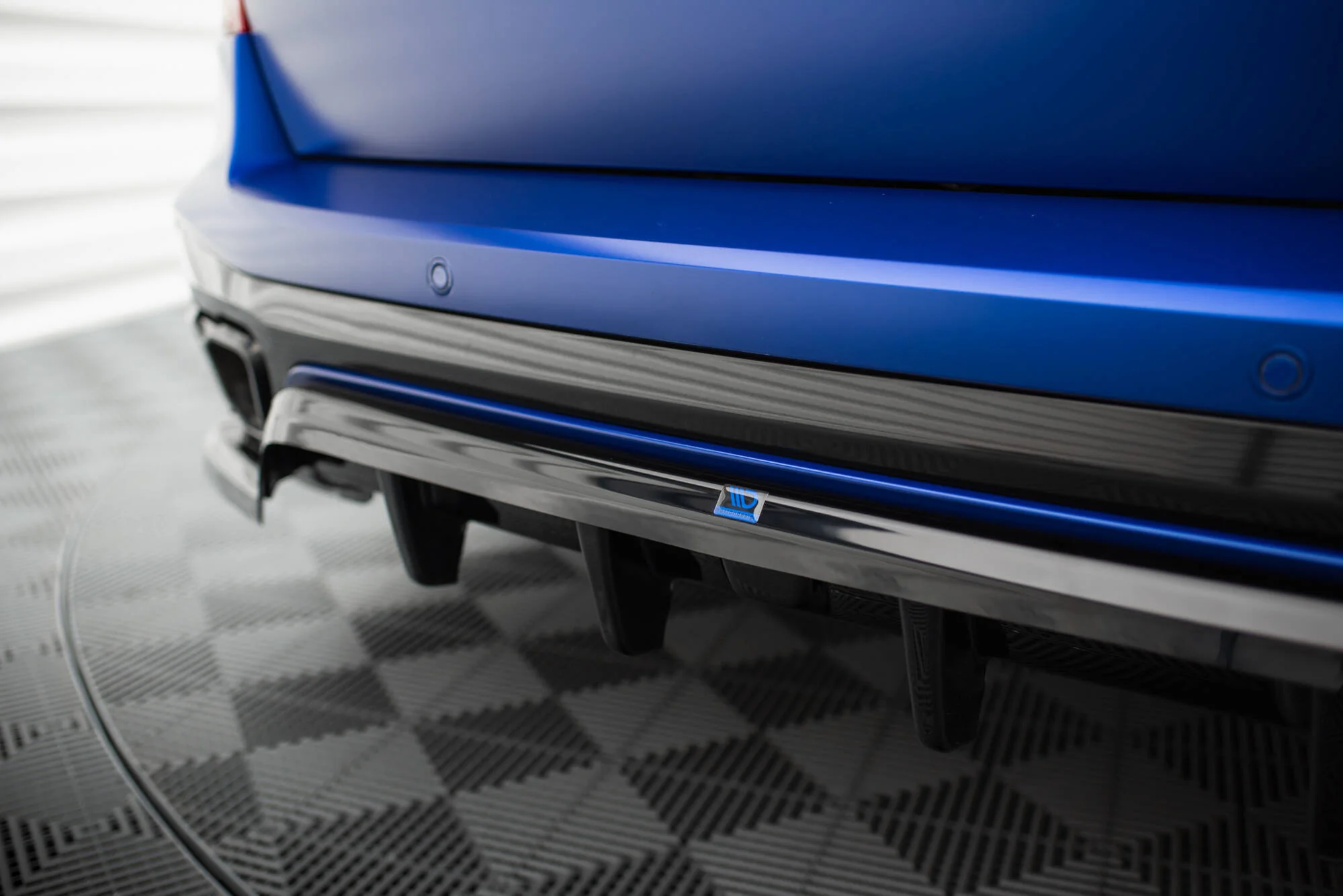 CENTRAL REAR SPLITTER (WITH VERTICAL BARS) V.2 BMW X5 M-PACK G05 FACELIFT - Image 5