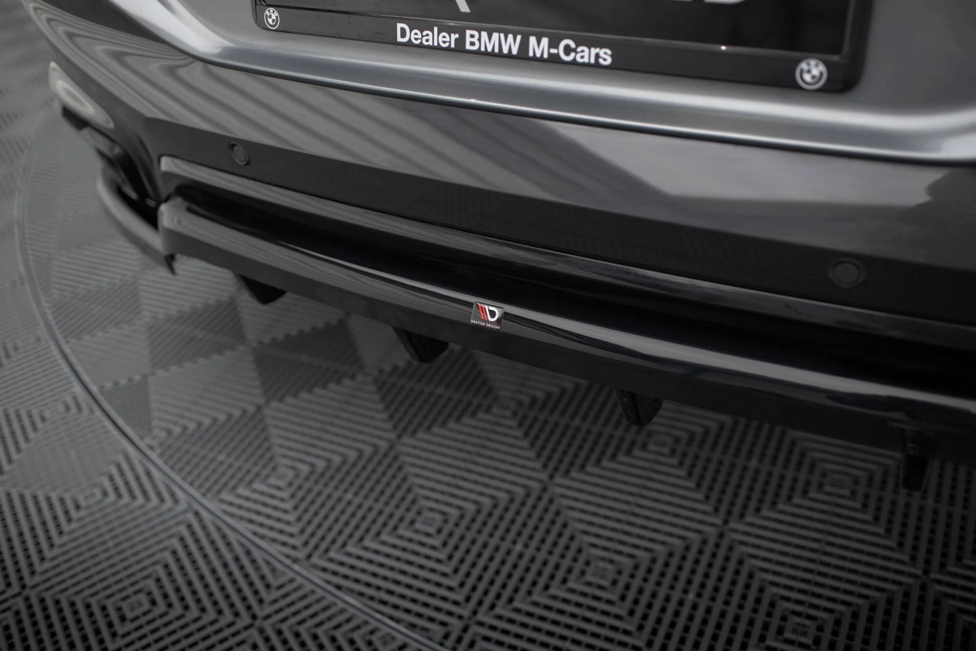 CENTRAL REAR SPLITTER (WITH VERTICAL BARS) V.2 BMW X6 M-PACK G06 FACELIFT - Image 4