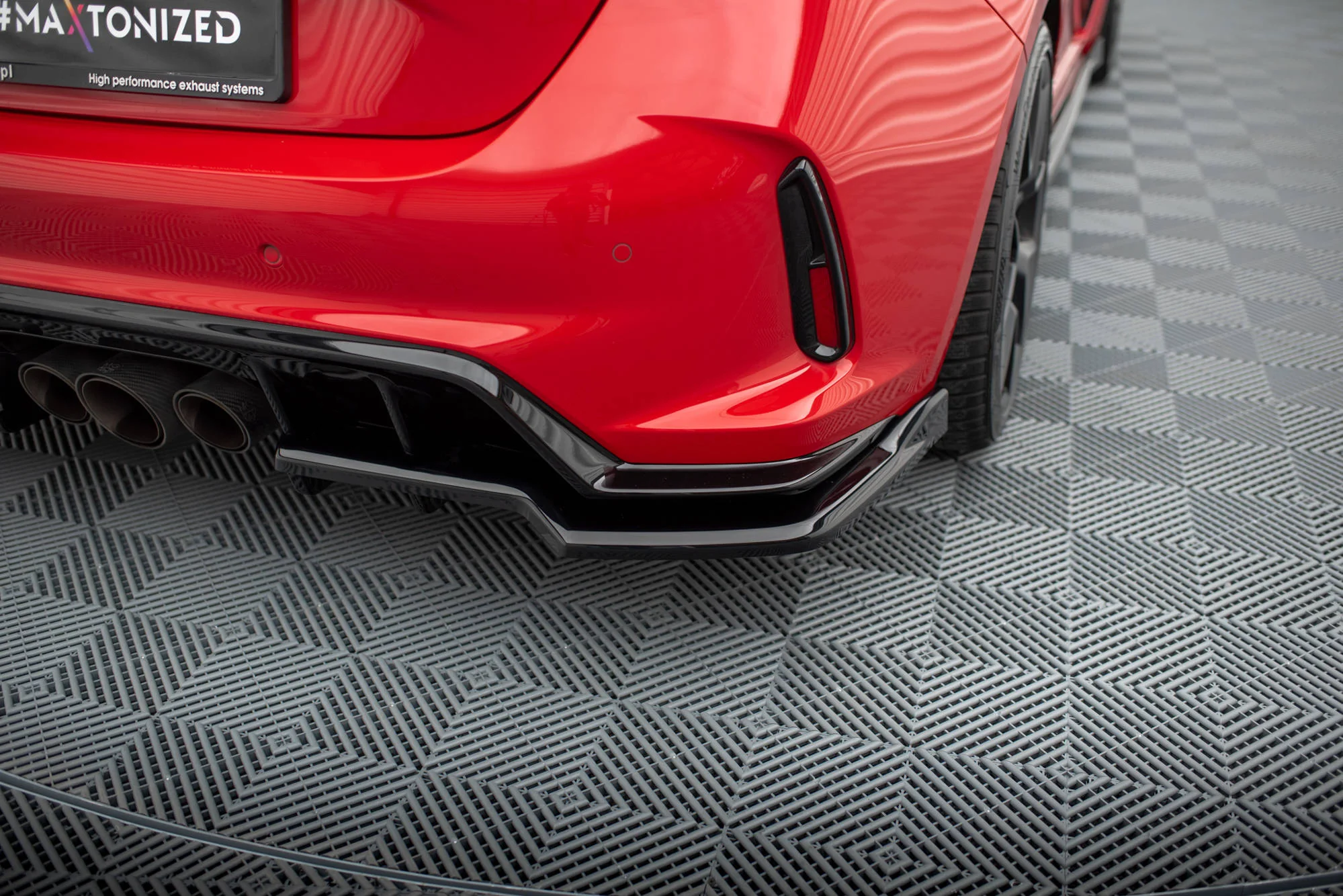 CENTRAL REAR SPLITTER (WITH VERTICAL BARS) V.2 HONDA CIVIC TYPE-R MK 11 - Image 3