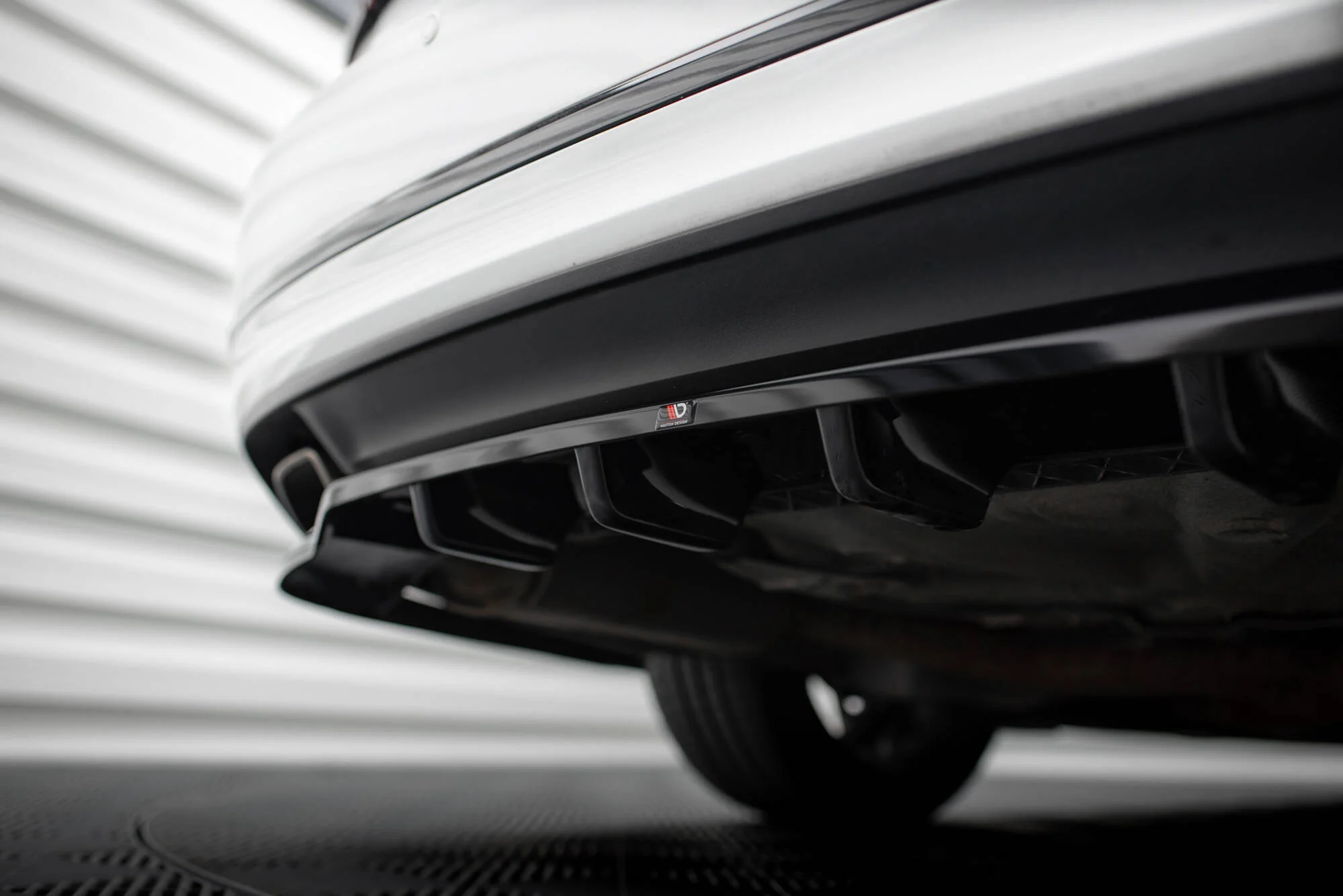 CENTRAL REAR SPLITTER (WITH VERTICAL BARS) VOLKSWAGEN PASSAT GT B8 FACELIFT USA - Image 4