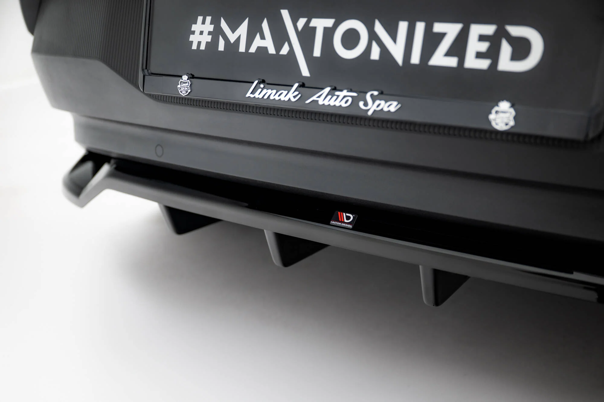 Rear Splitter (with vertical bars) Volvo EX30 Mk1 - Image 4