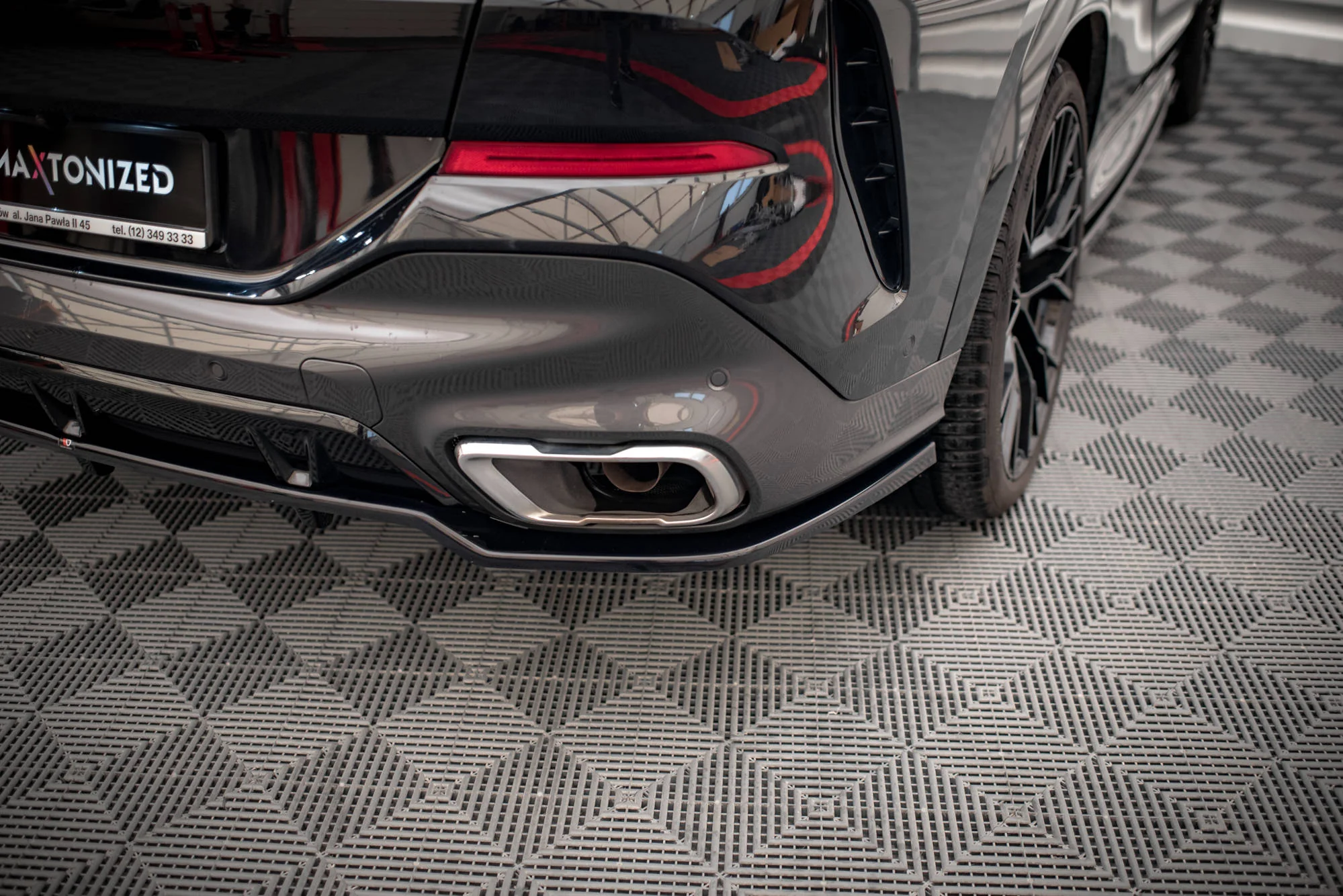 CENTRAL REAR SPLITTER (WITH VERTICAL BARS) V.2 BMW X6 M-PACK G06 - Image 5