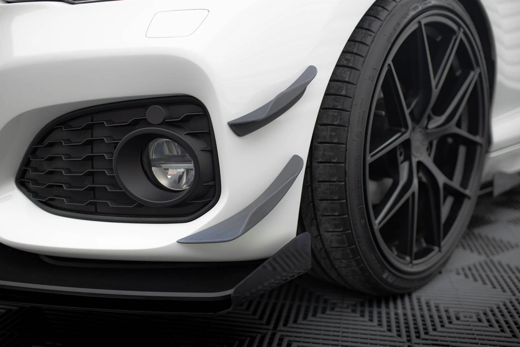 Front Bumper Wings (Canards) Volkswagen Jetta GLI Mk7 - Image 3
