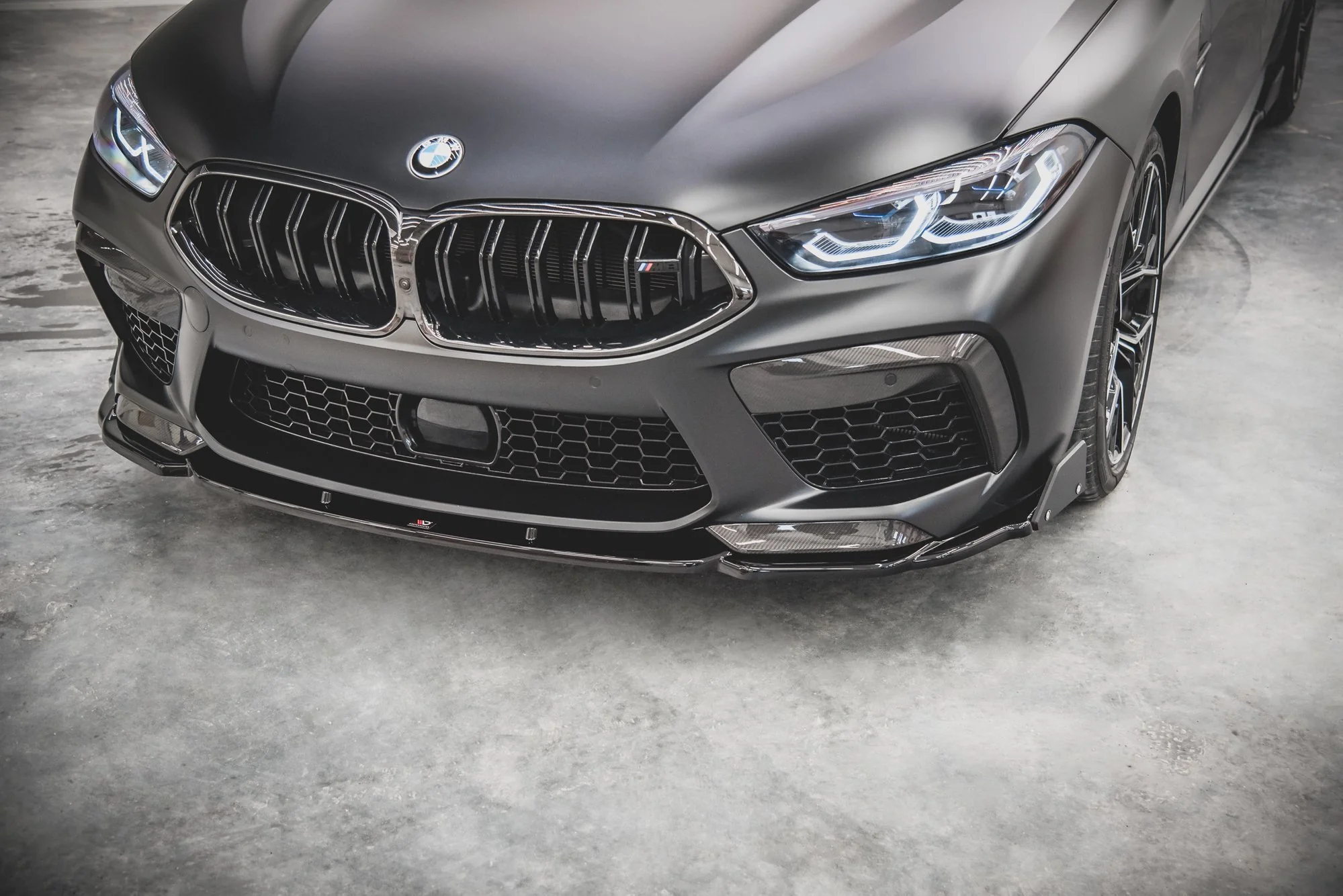 FRONT SPLITTER + FLAPS V.1 BMW M8 GRAN COUPE F93 / COUPE F92 - Image 2
