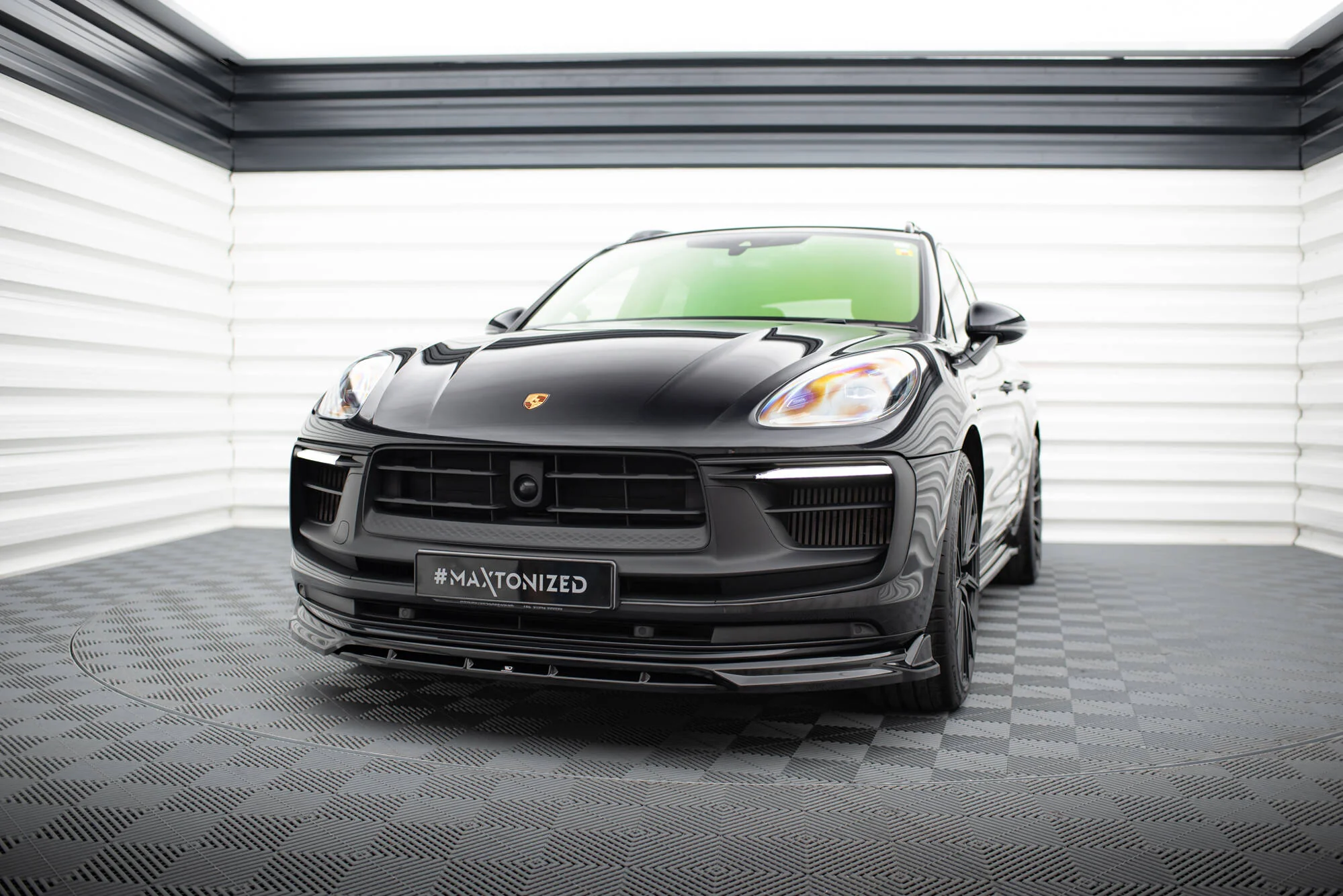 FRONT SPLITTER PORSCHE MACAN GTS MK1 FACELIFT 2 - Image 3