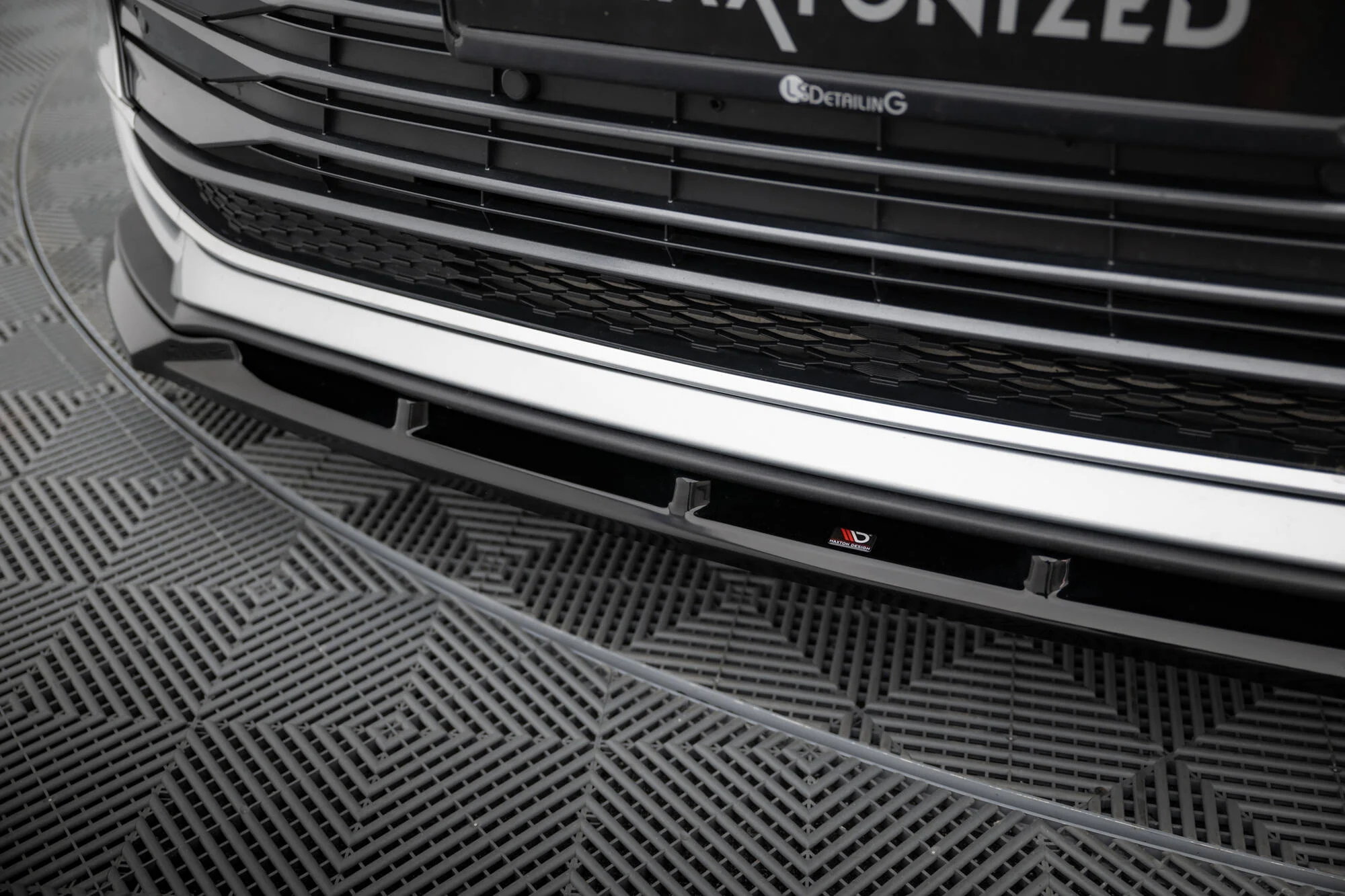 FRONT SPLITTER TOYOTA SIENNA MK4 - Image 4