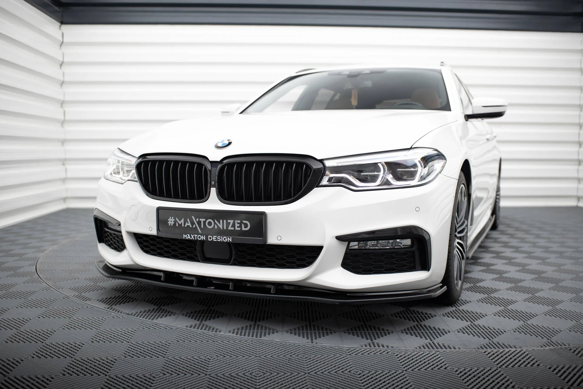 FRONT SPLITTER V.1 BMW 5 G30/ G31 M-PACK - Image 3