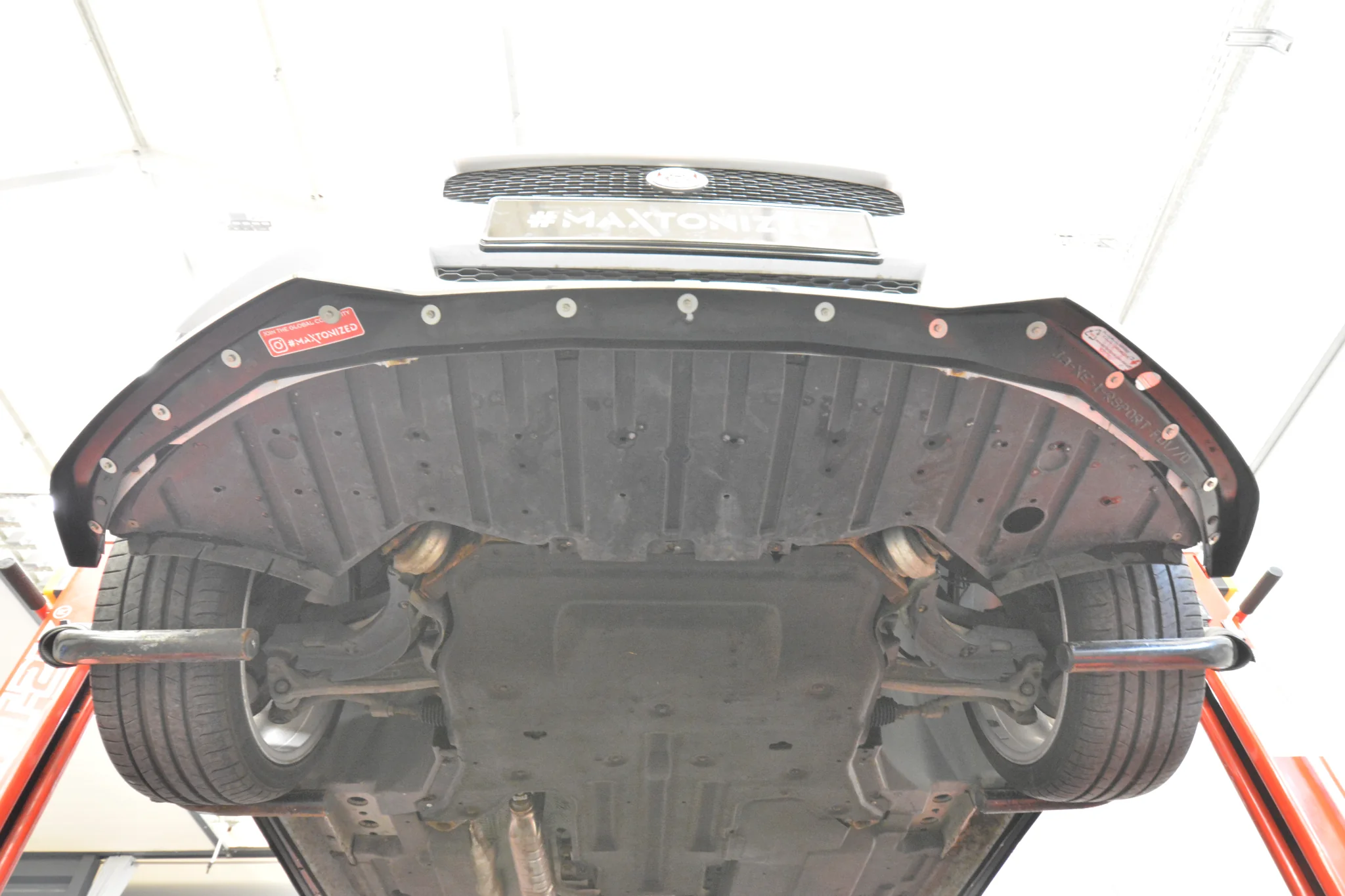 FRONT SPLITTER V.1 JAGUAR XE R-SPORT X760 - Image 5