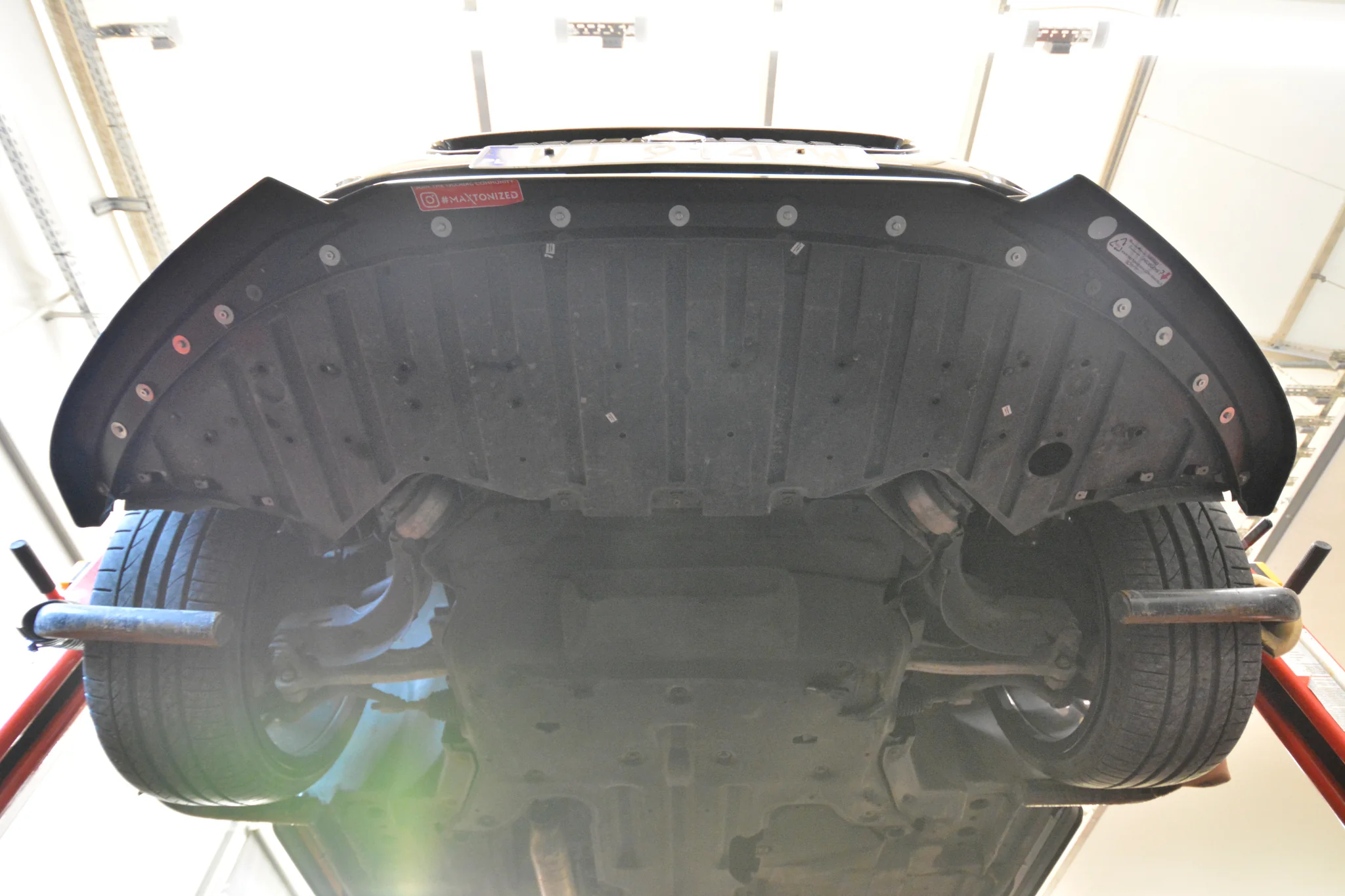 FRONT SPLITTER V.1 JAGUAR XE X760 FACELIFT - Image 5