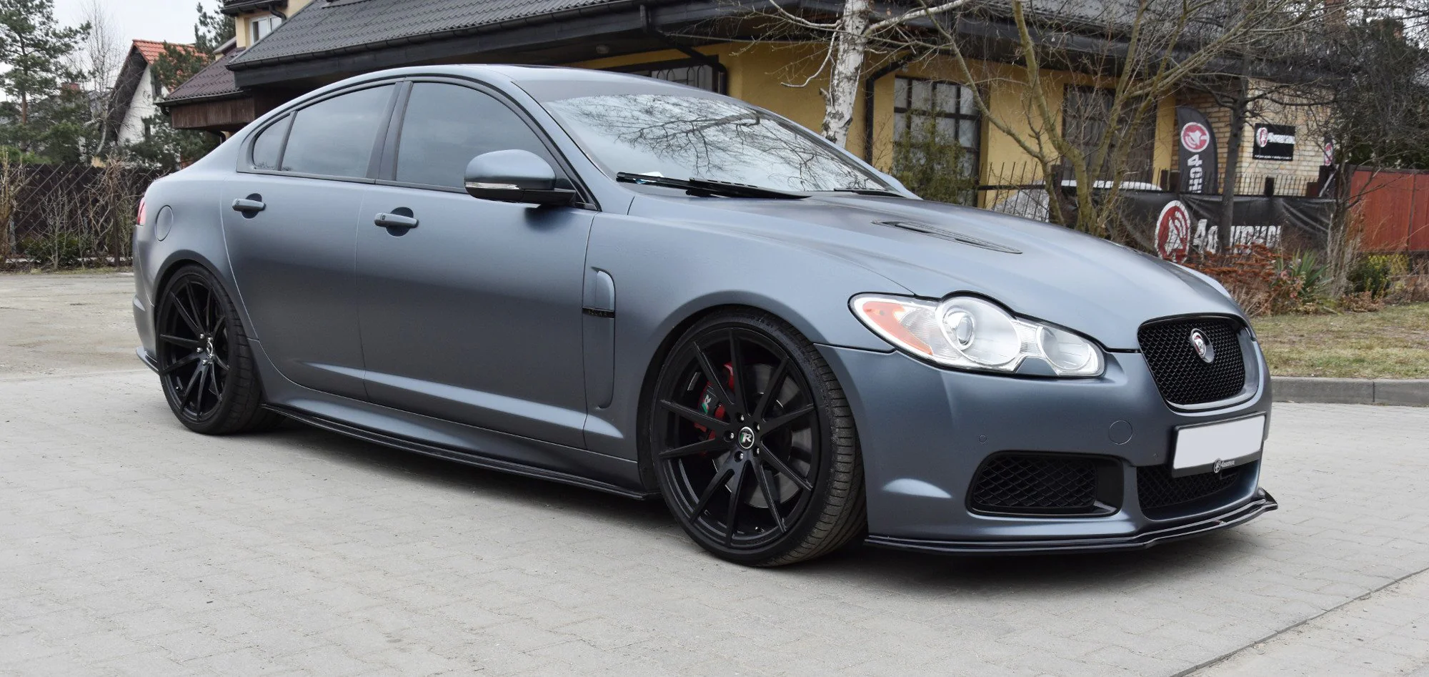 FRONT SPLITTER V.1 JAGUAR XF- R - Image 2