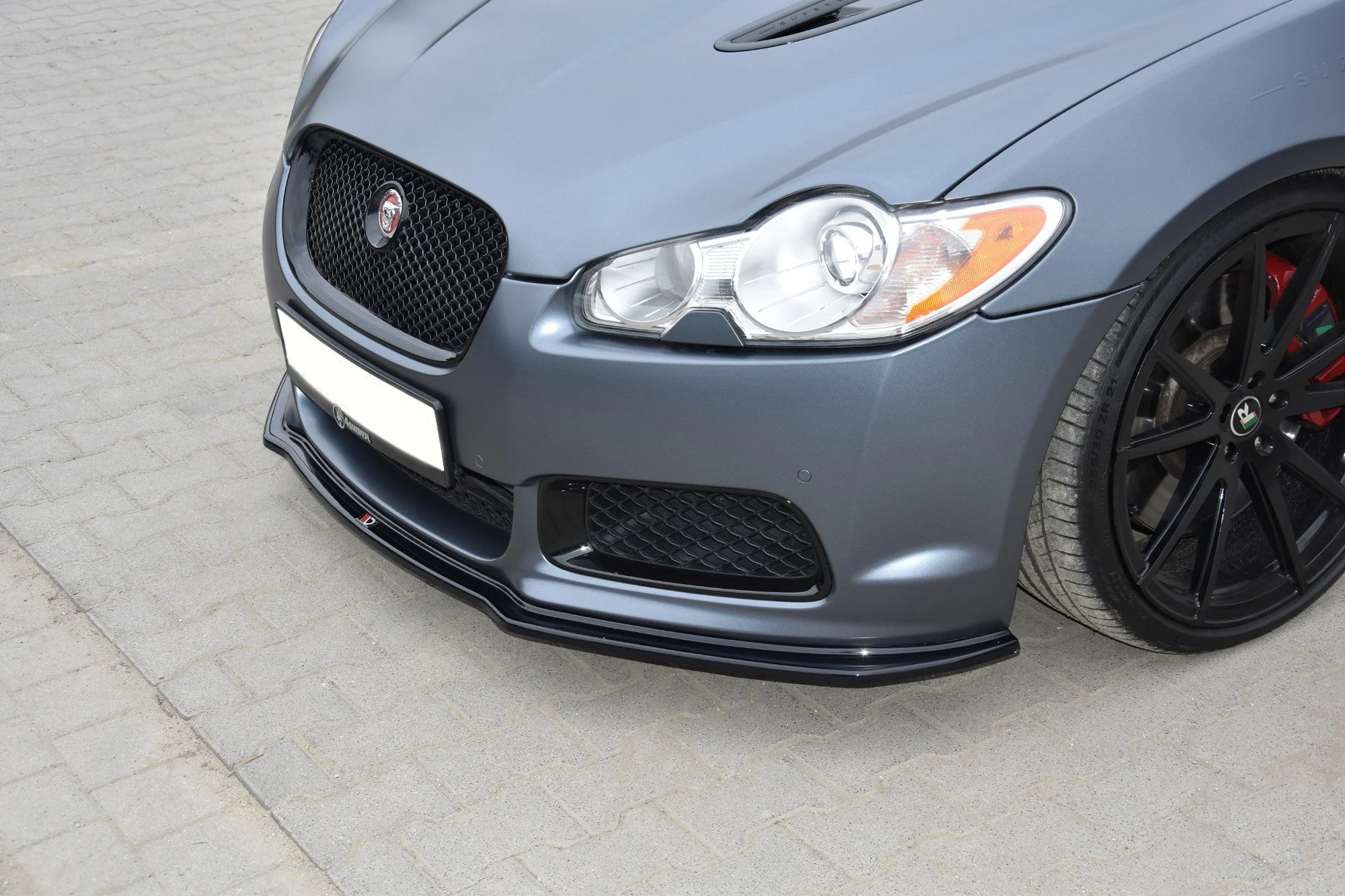 FRONT SPLITTER V.1 JAGUAR XF- R - Image 4